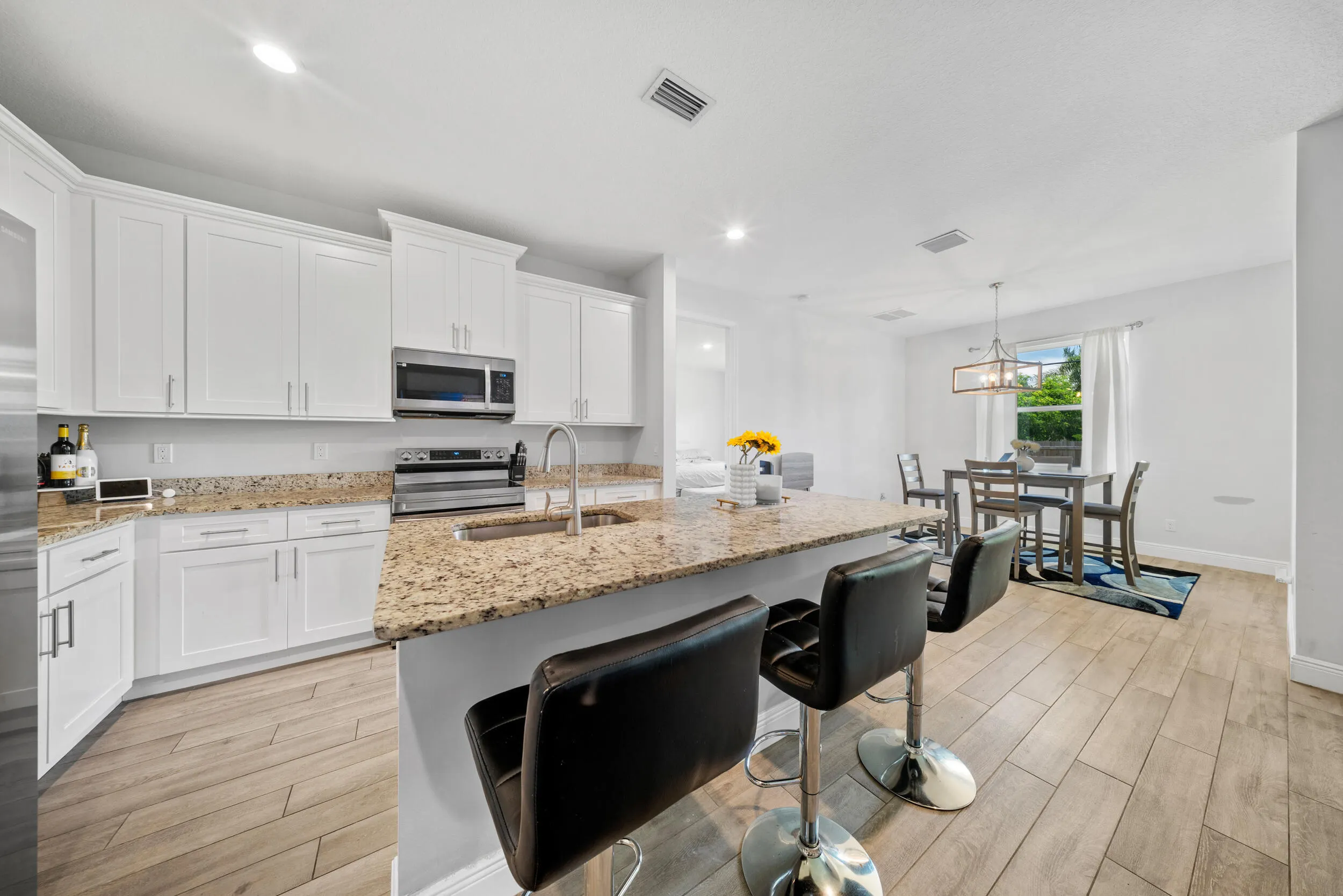1066 SW JENNIFER Terrace