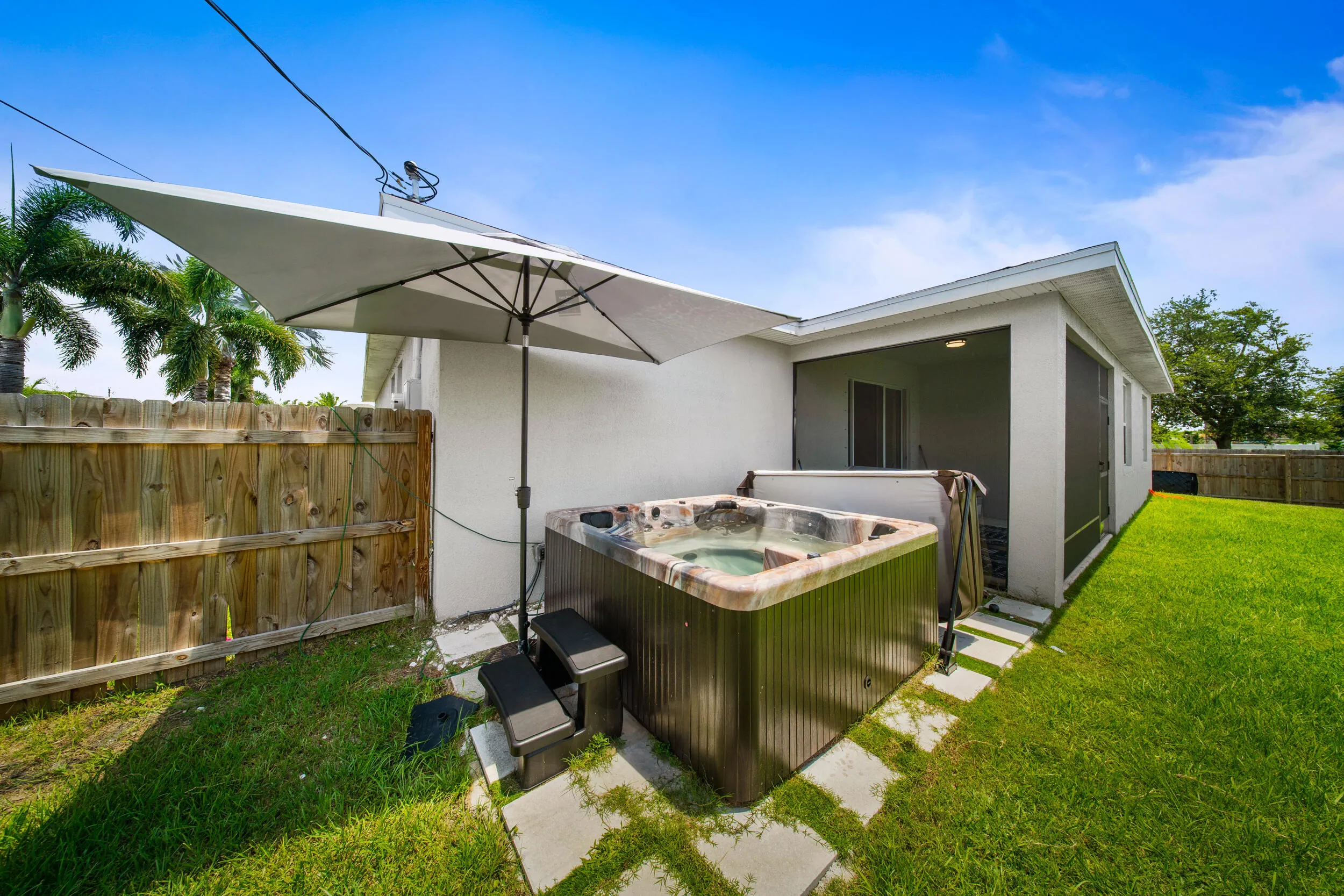 1066 SW JENNIFER Terrace