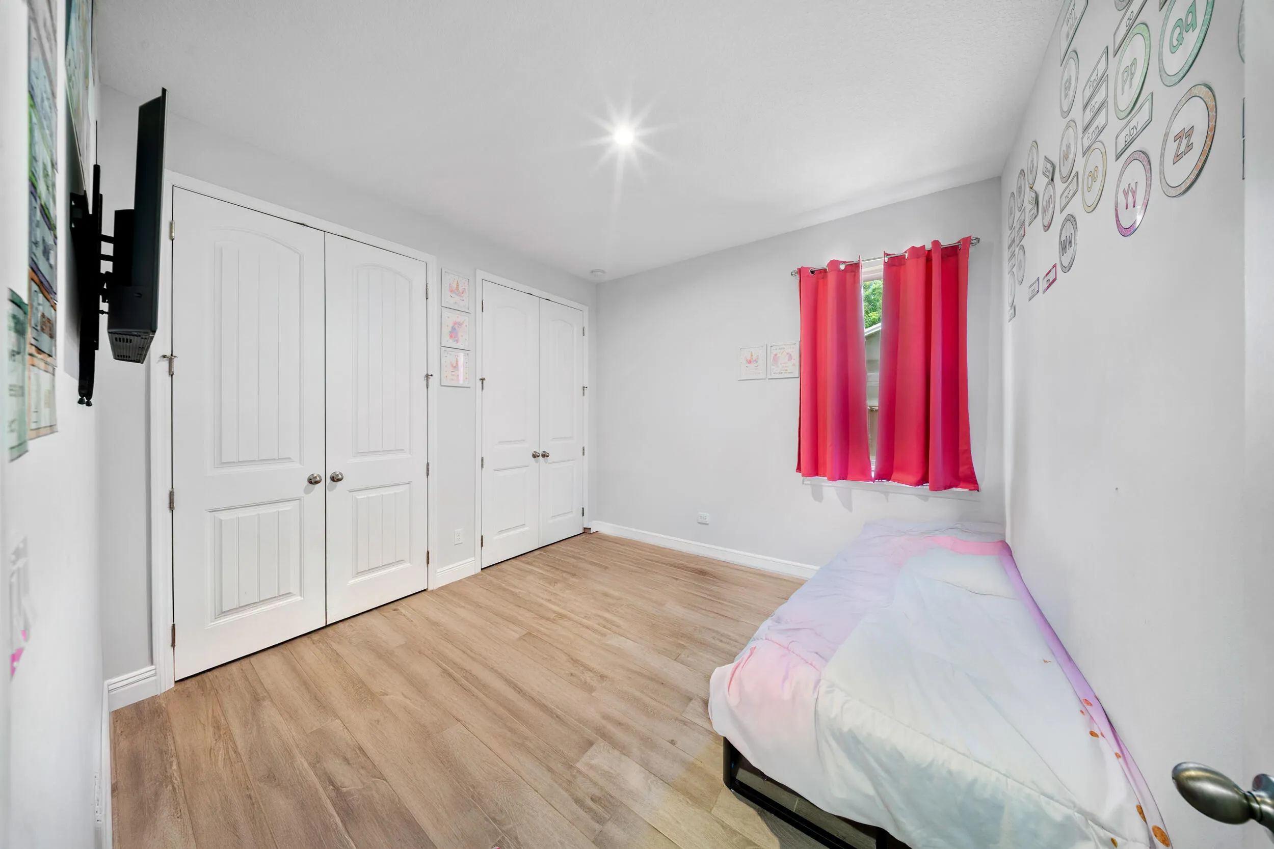 1066 SW JENNIFER Terrace