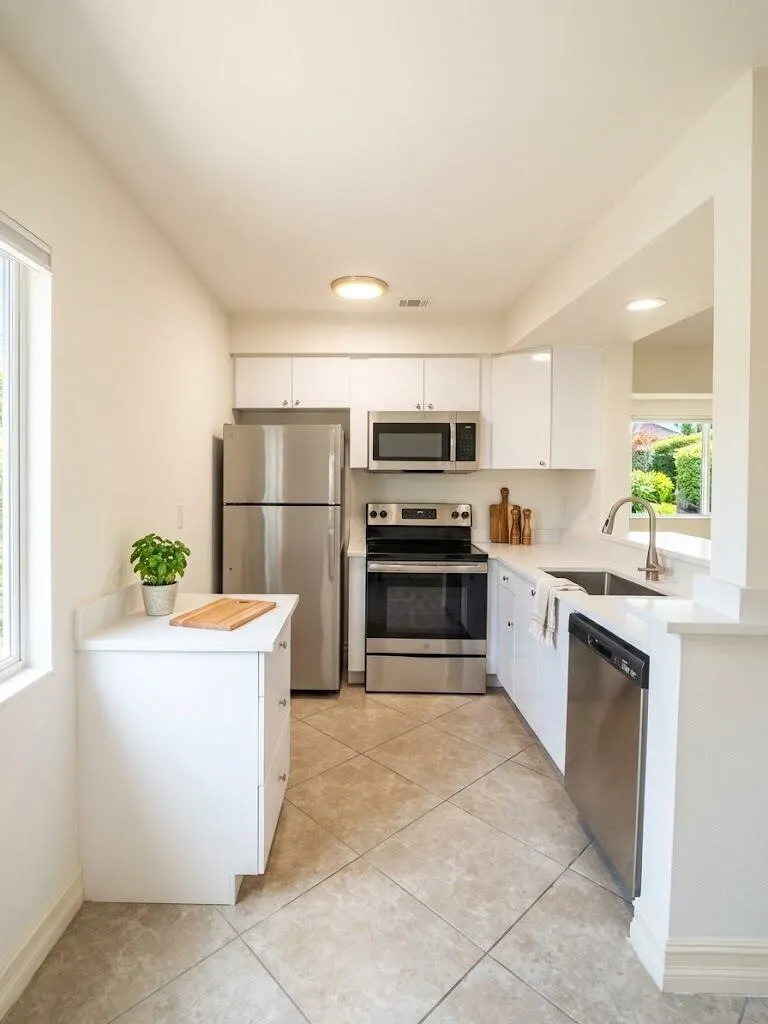 2713 NE 33rd Avenue #2