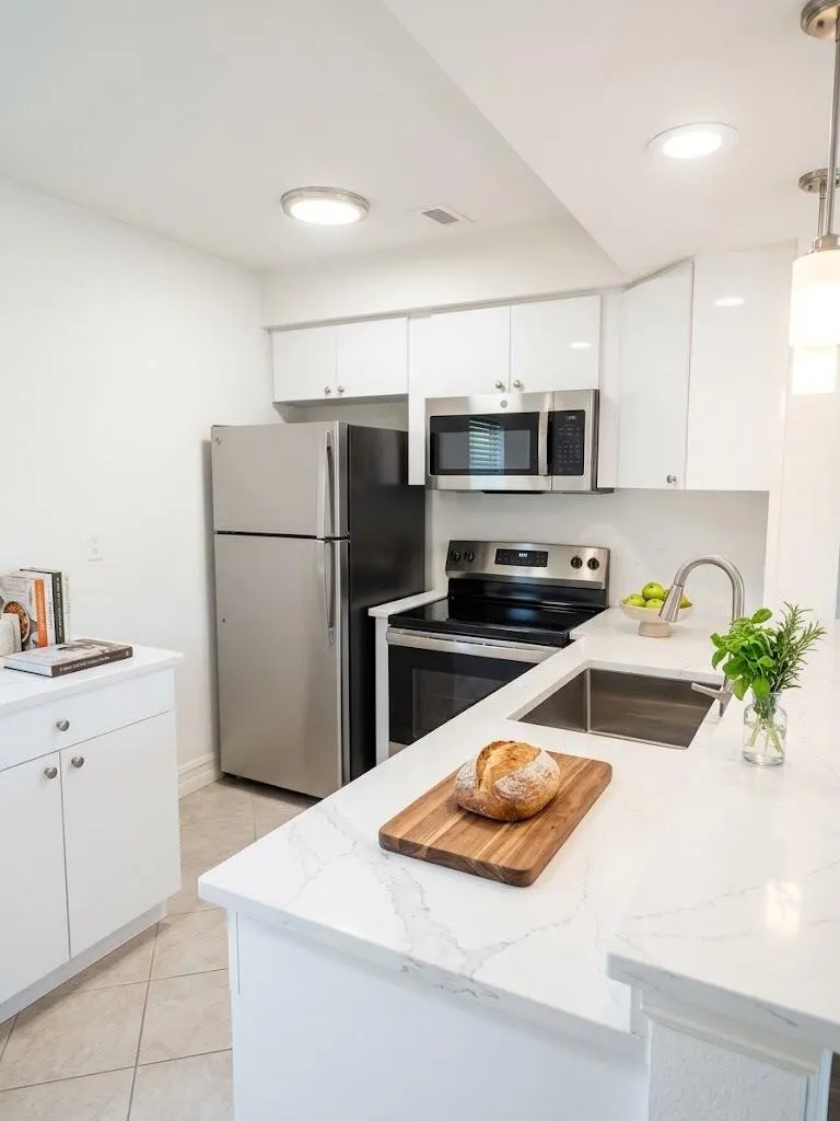 2713 NE 33rd Avenue #2