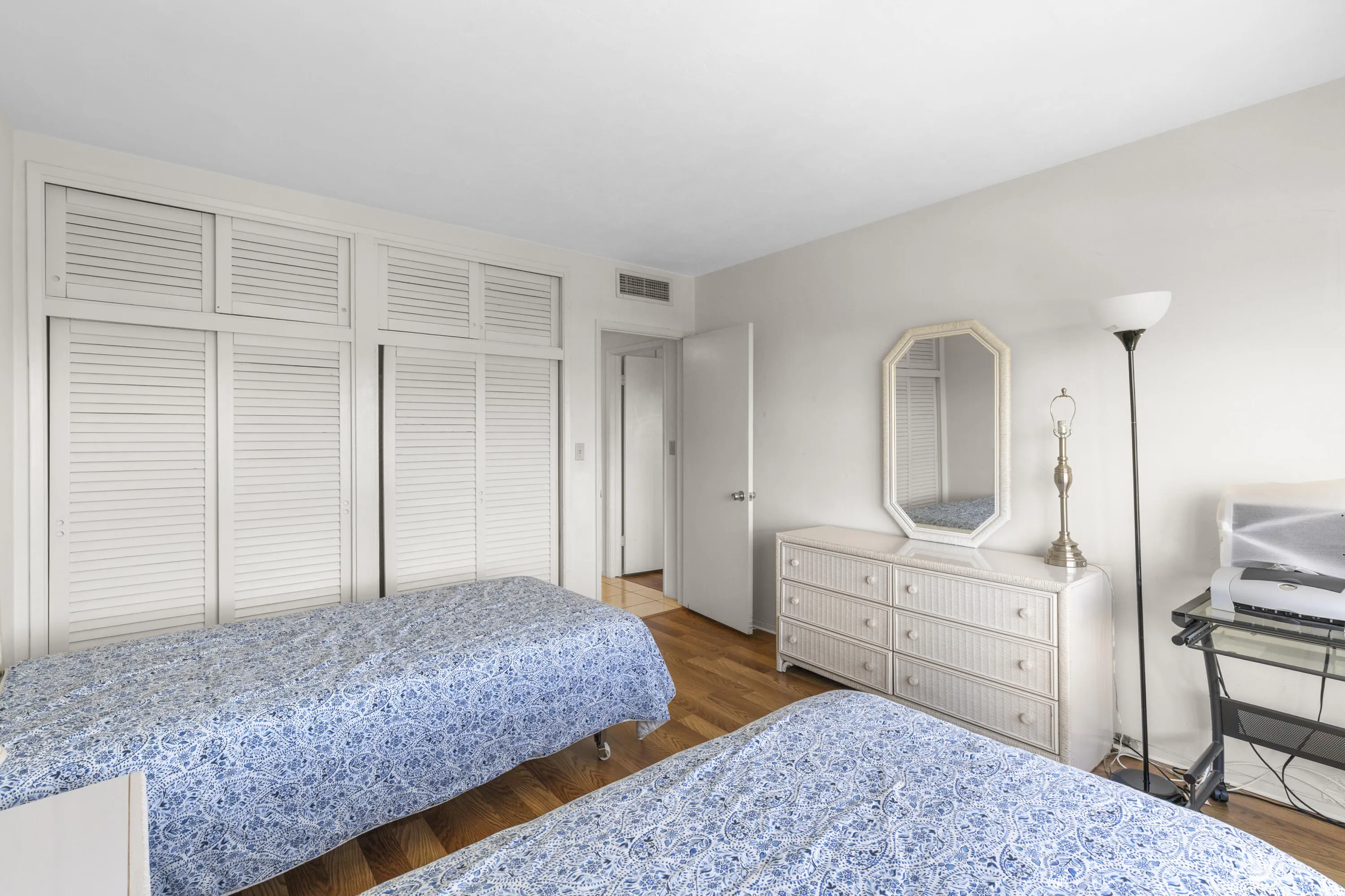 3700 GALT OCEAN Drive #815