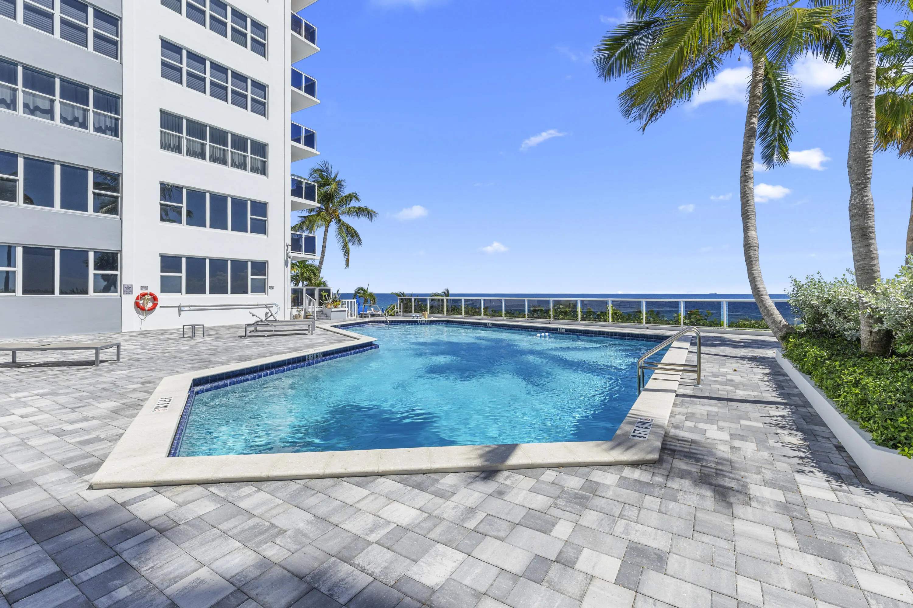 3700 GALT OCEAN Drive #815
