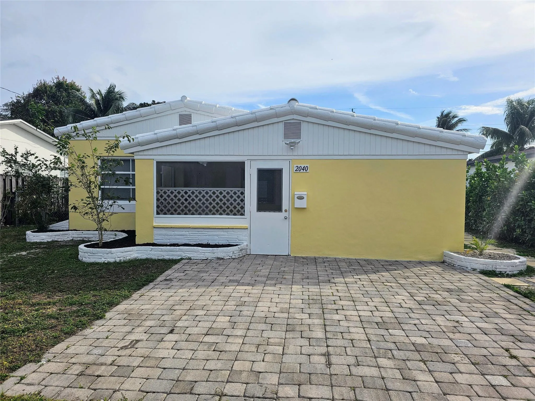 2040 NE 174TH Street