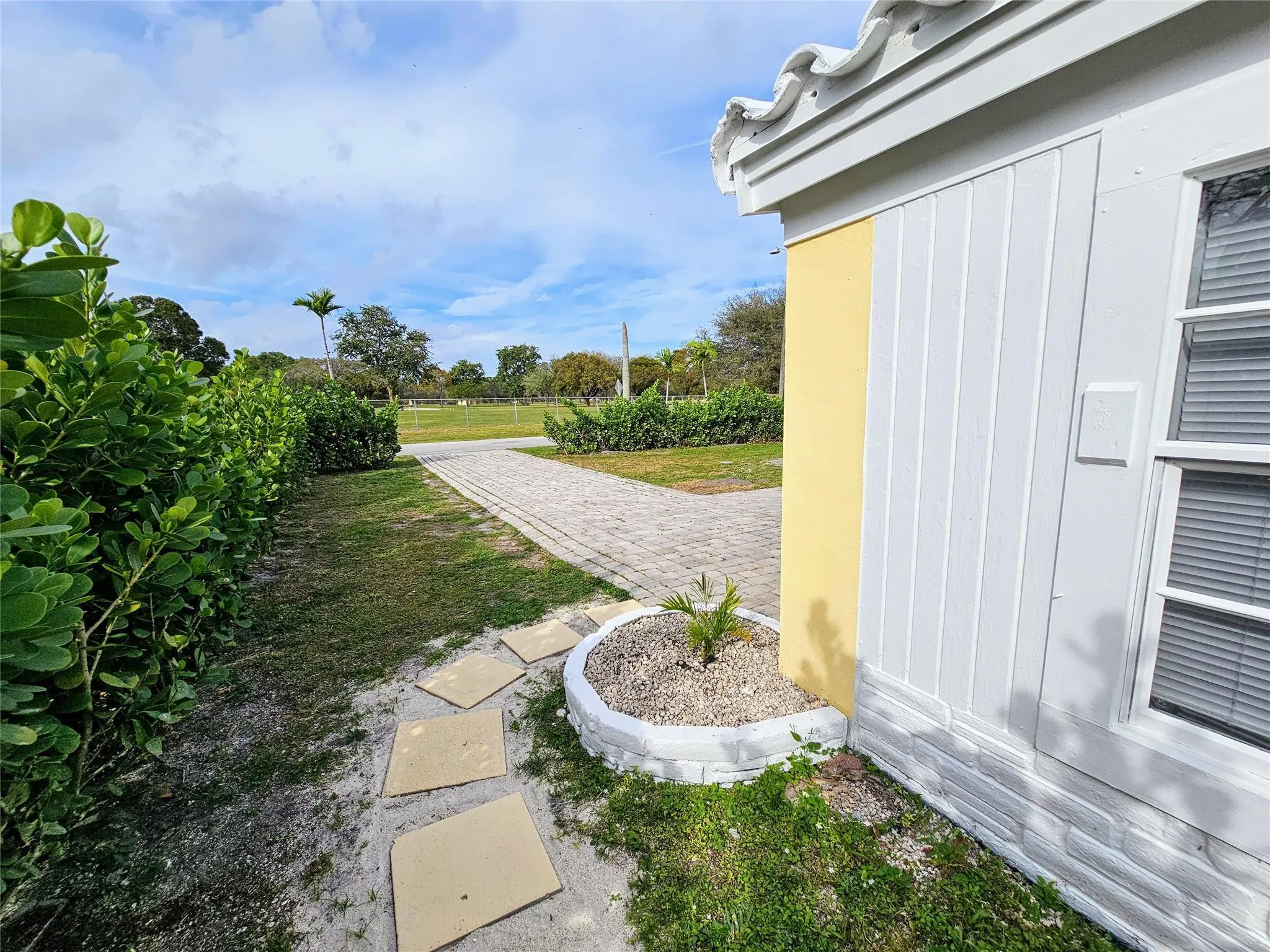2040 NE 174TH Street