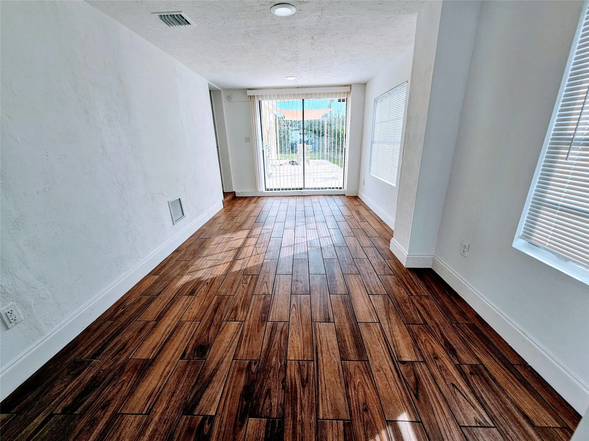 2040 NE 174TH Street