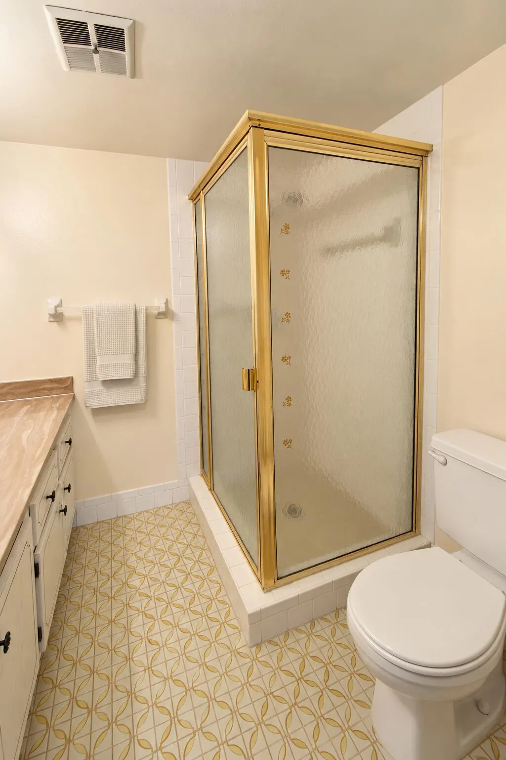 6070 NW 64TH Avenue NW #204