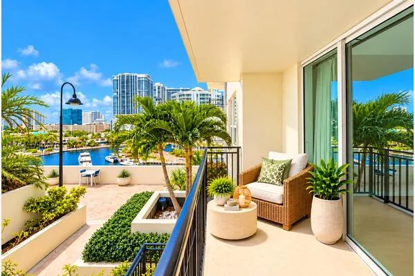 600 W Las Olas Boulevard #806S