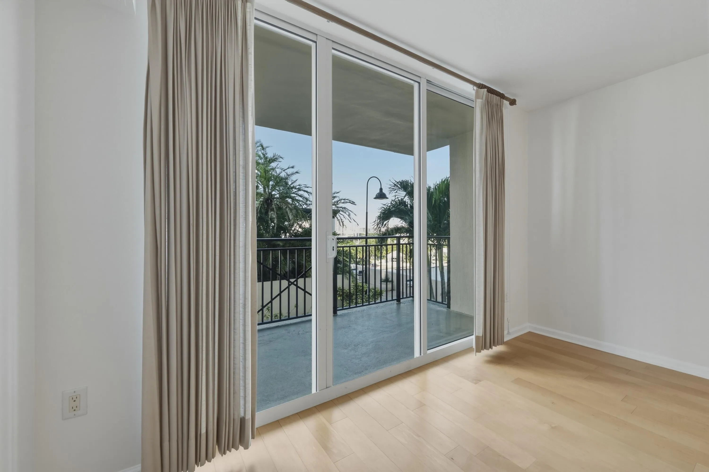 600 W Las Olas Boulevard #806S
