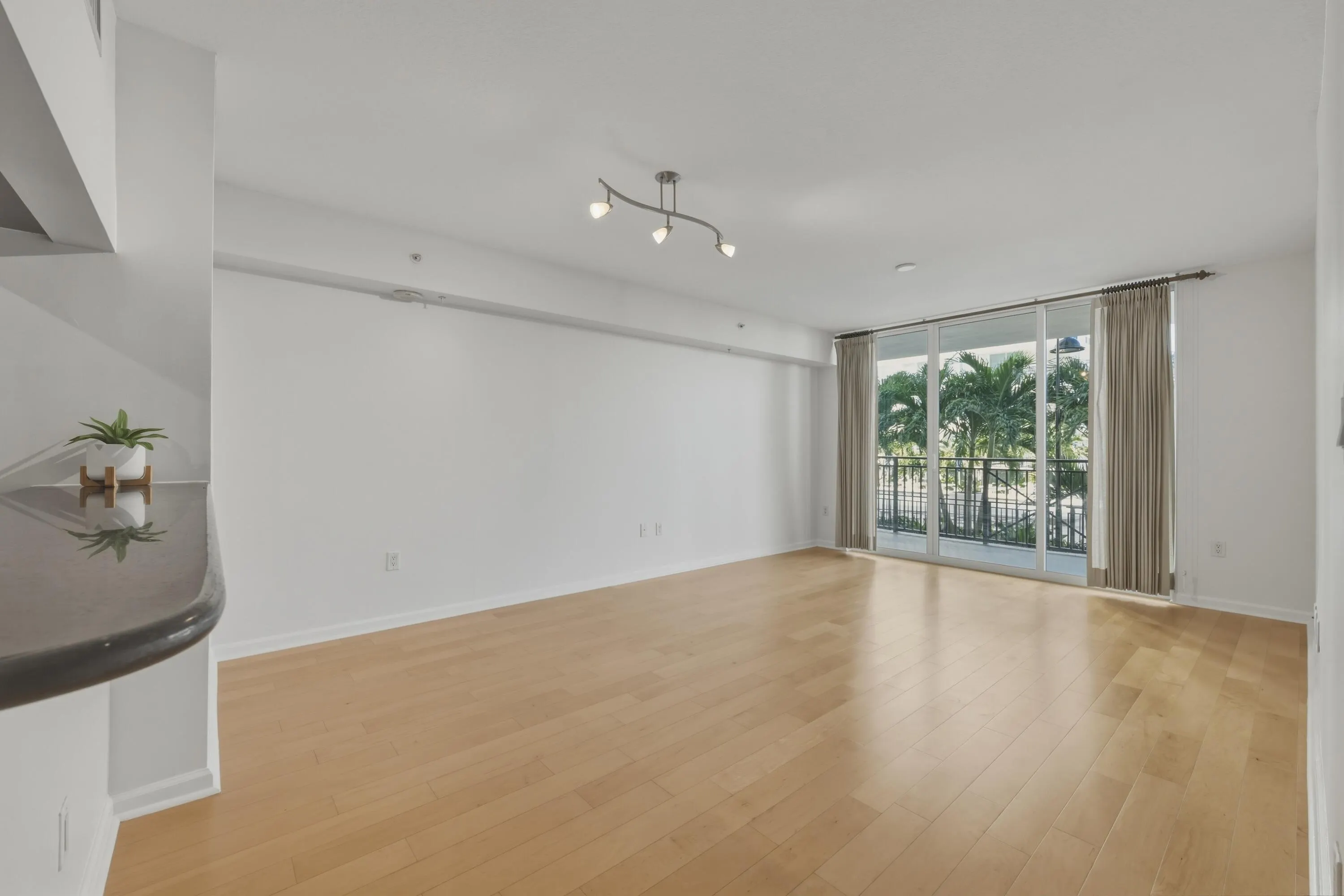 600 W Las Olas Boulevard #806S