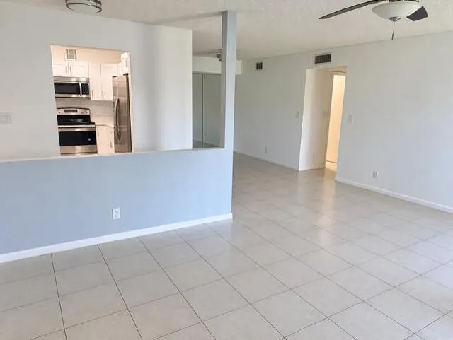 456 N LAUREL Drive #1507