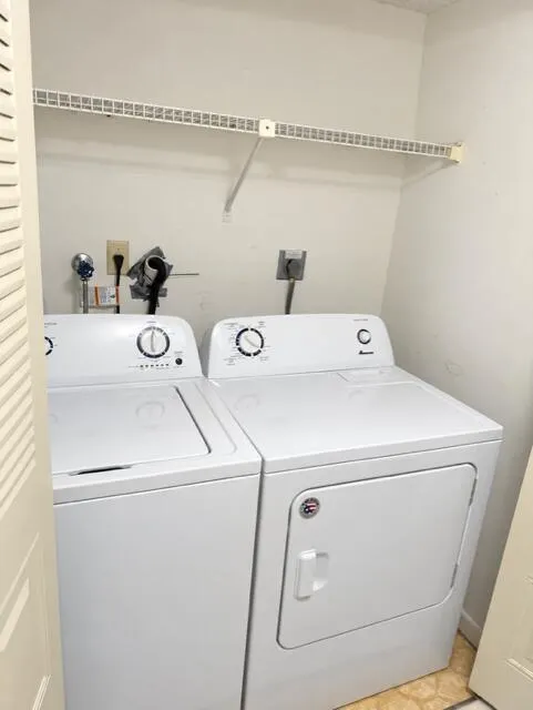 456 N LAUREL Drive #1507