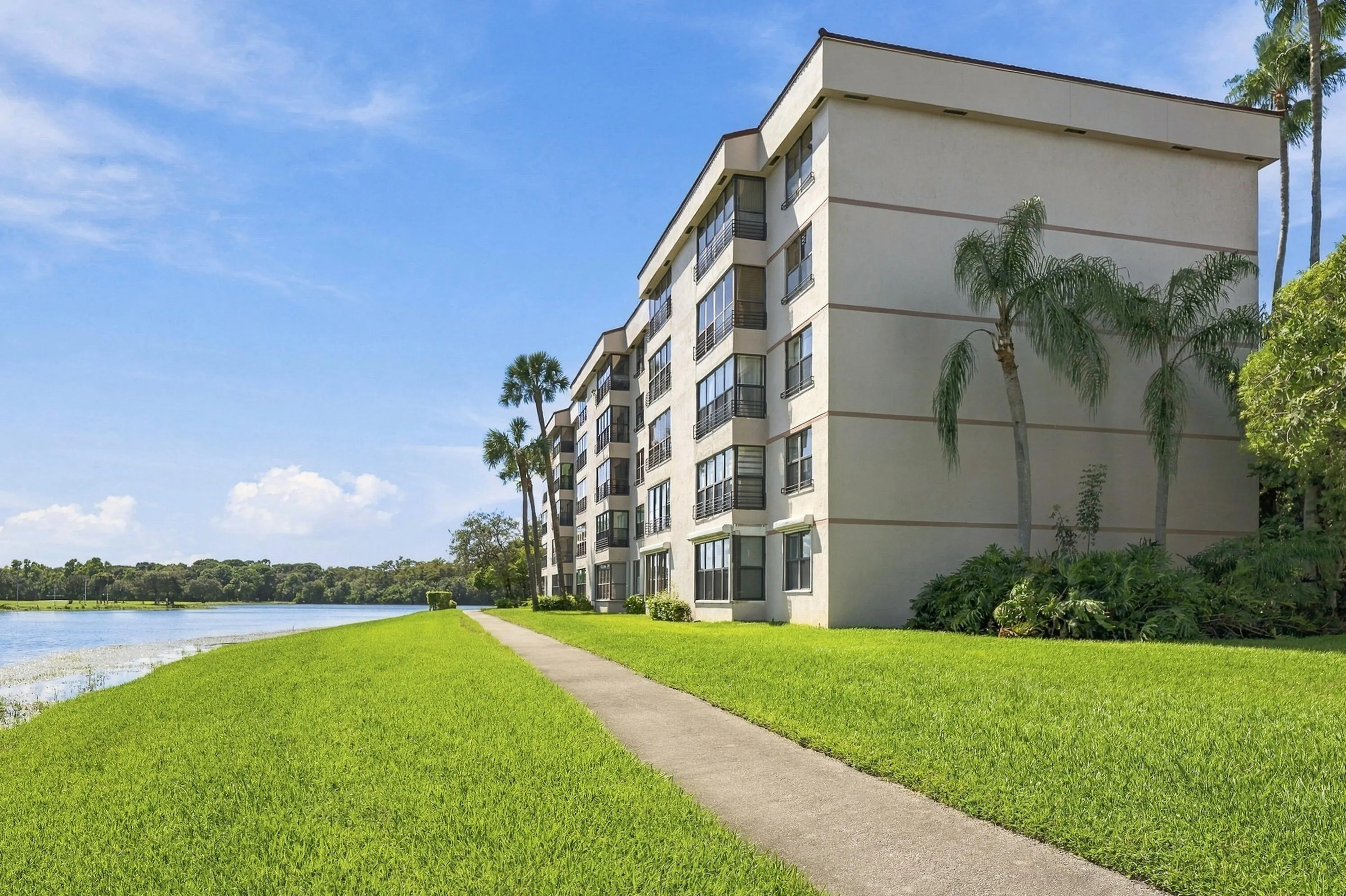 2766 Carambola Circle S #305