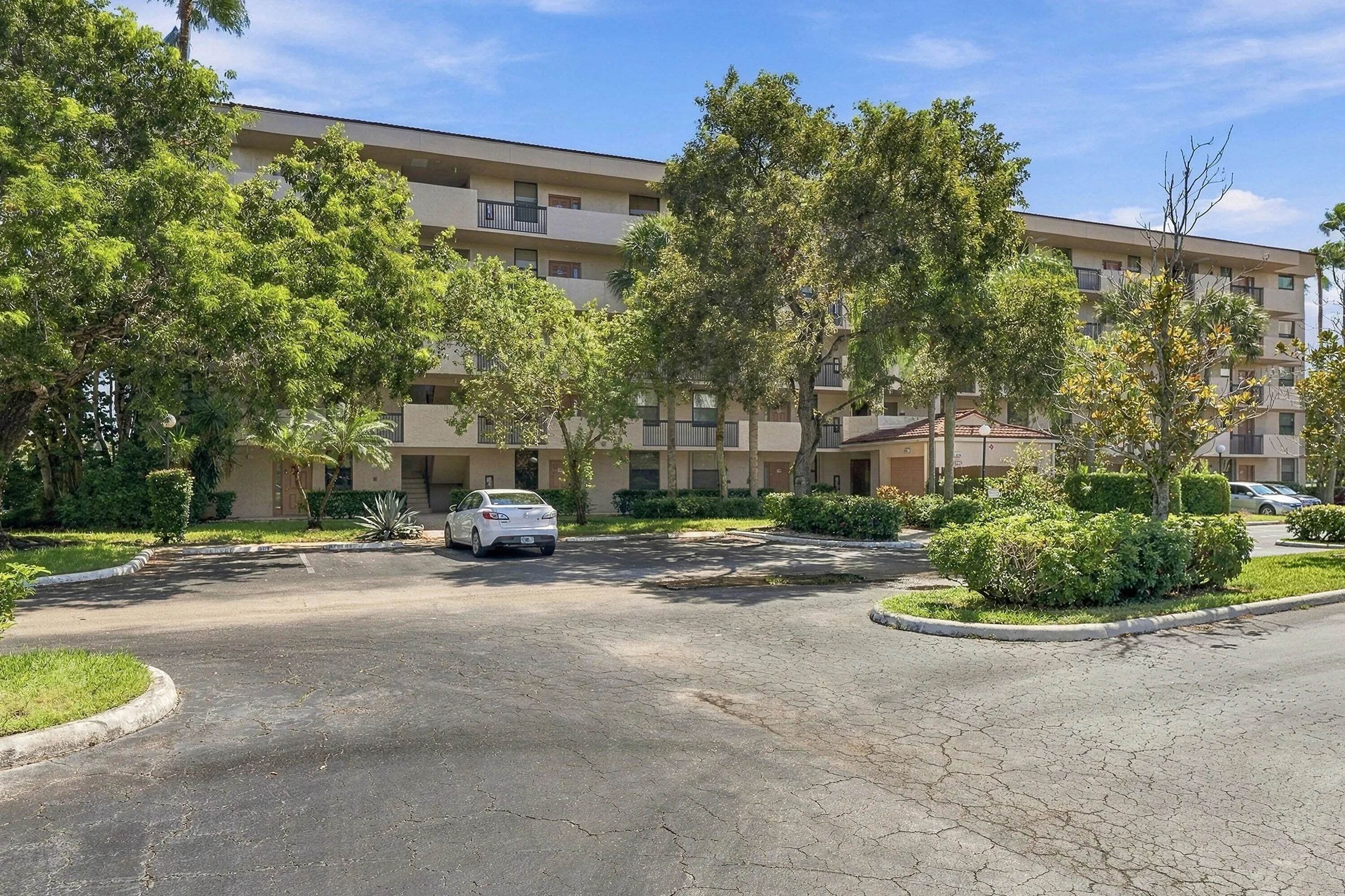 2766 Carambola Circle S #305
