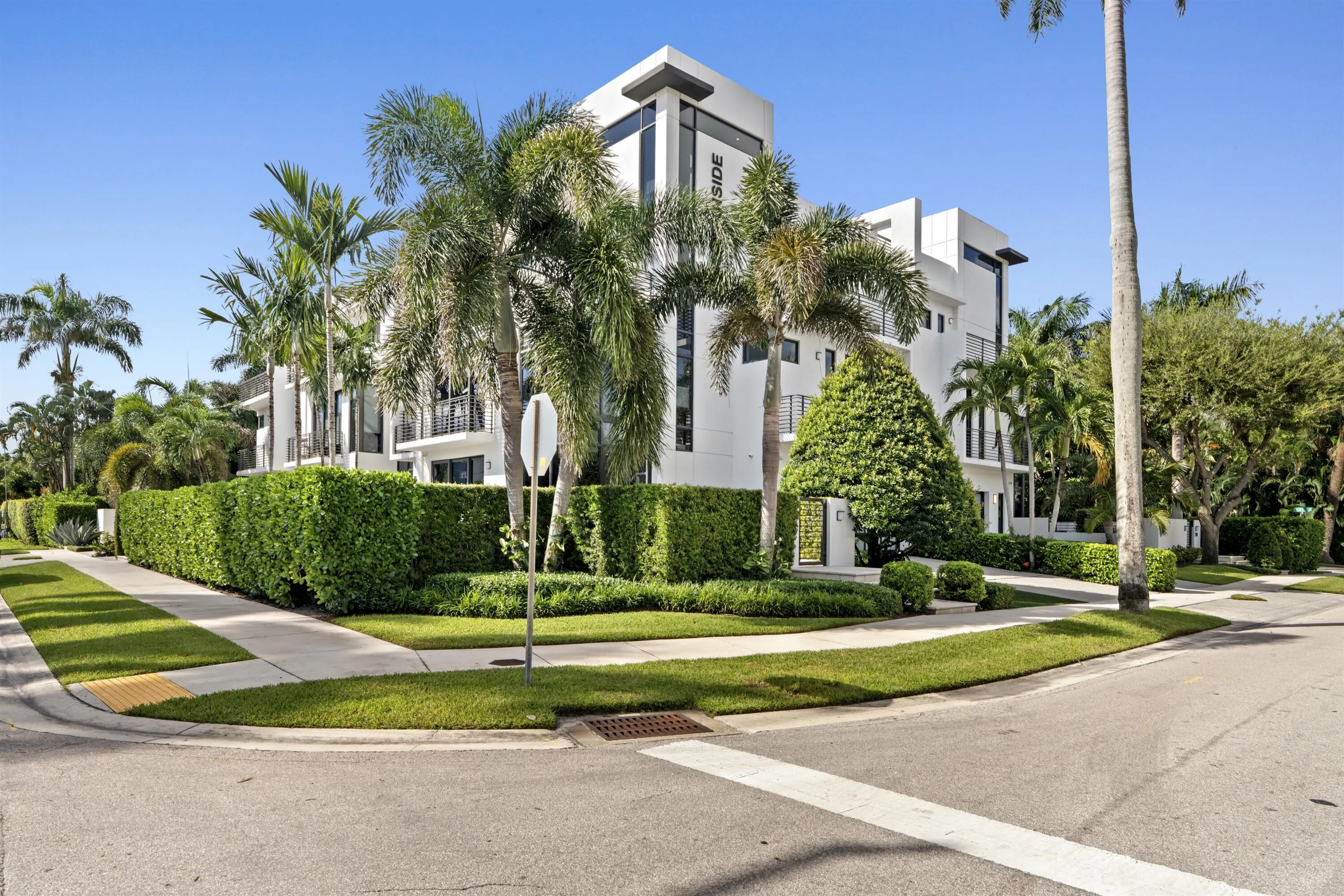 160 Andrews Avenue #3c