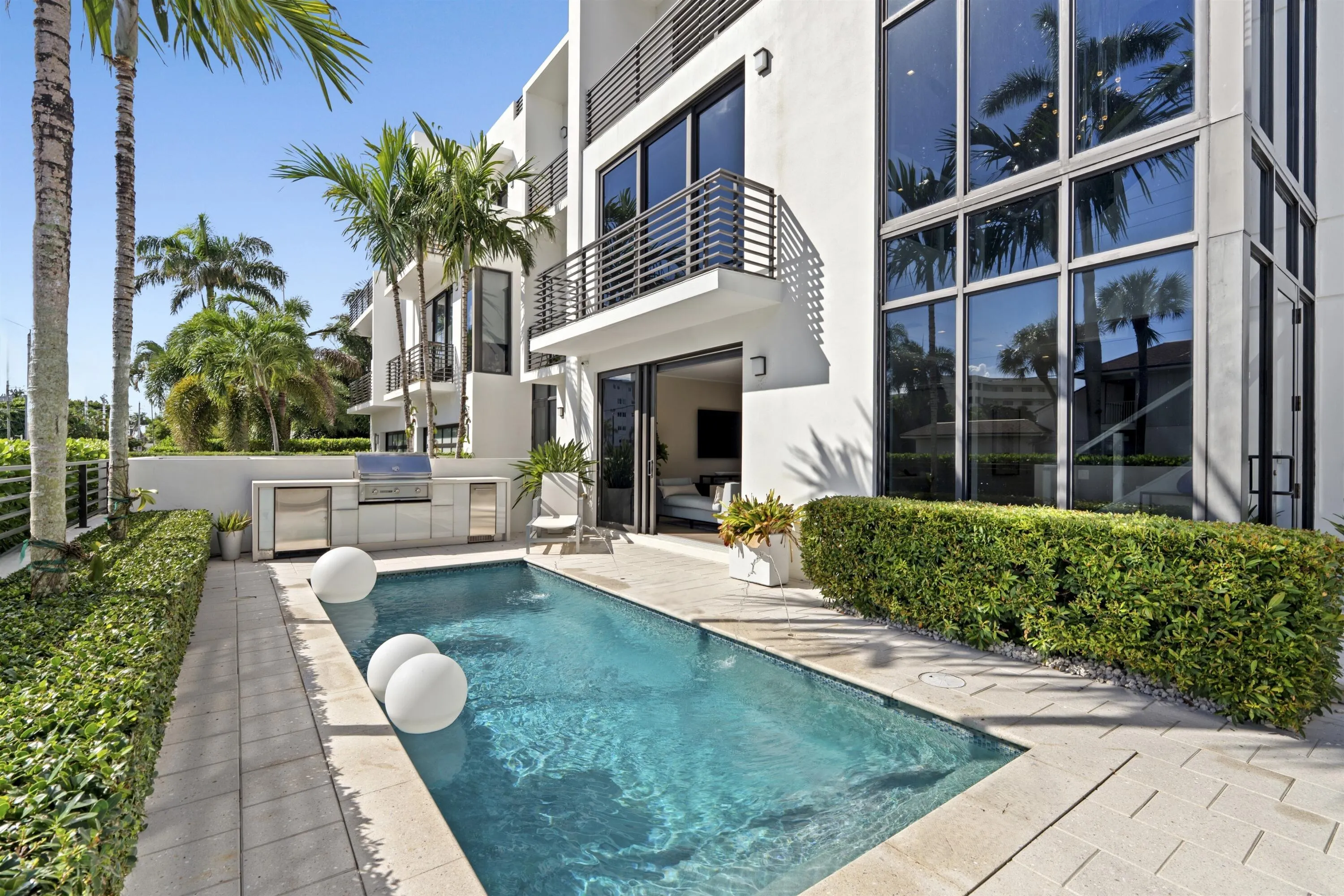 160 Andrews Avenue #3c