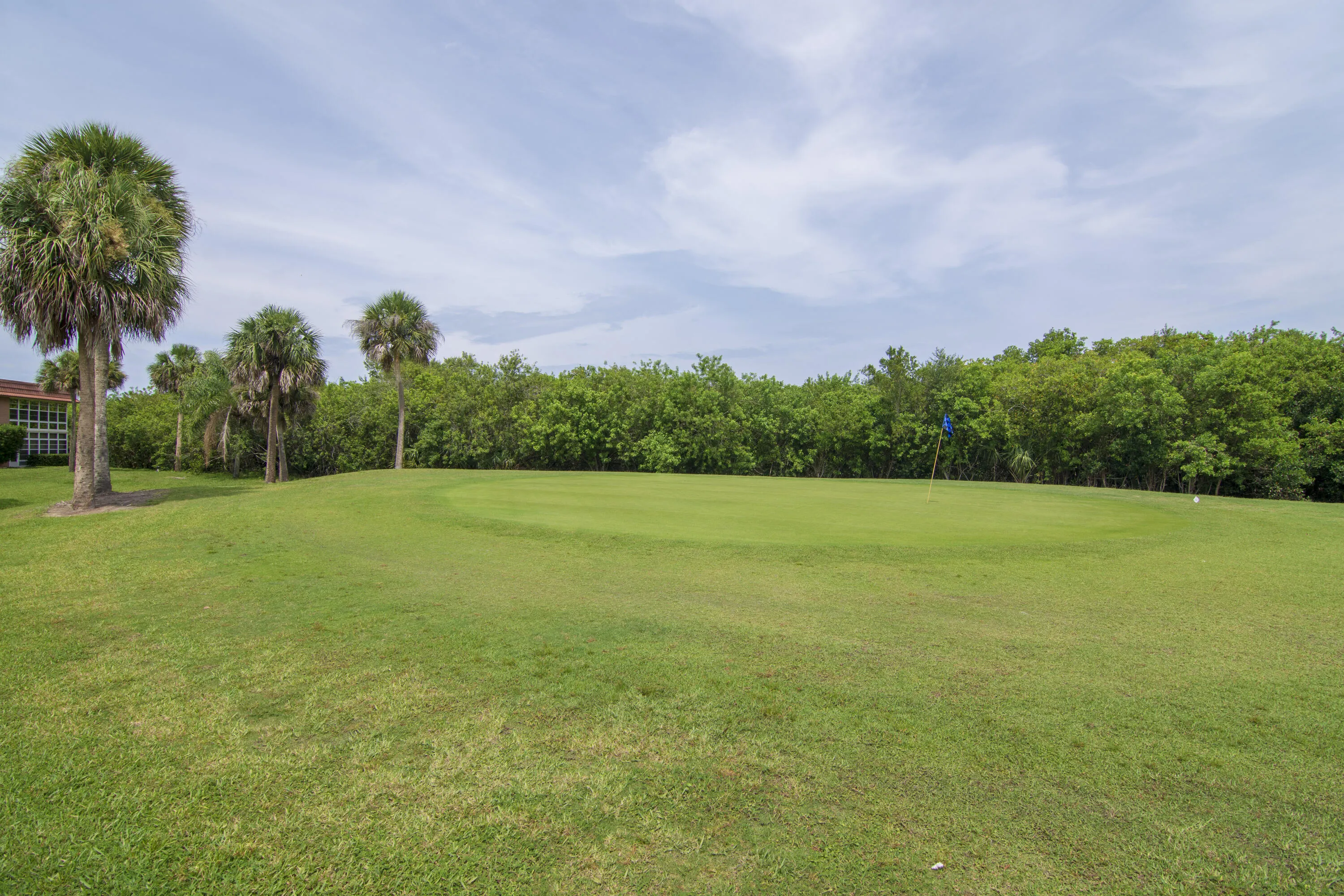 36 VISTA GARDENS Trail #202