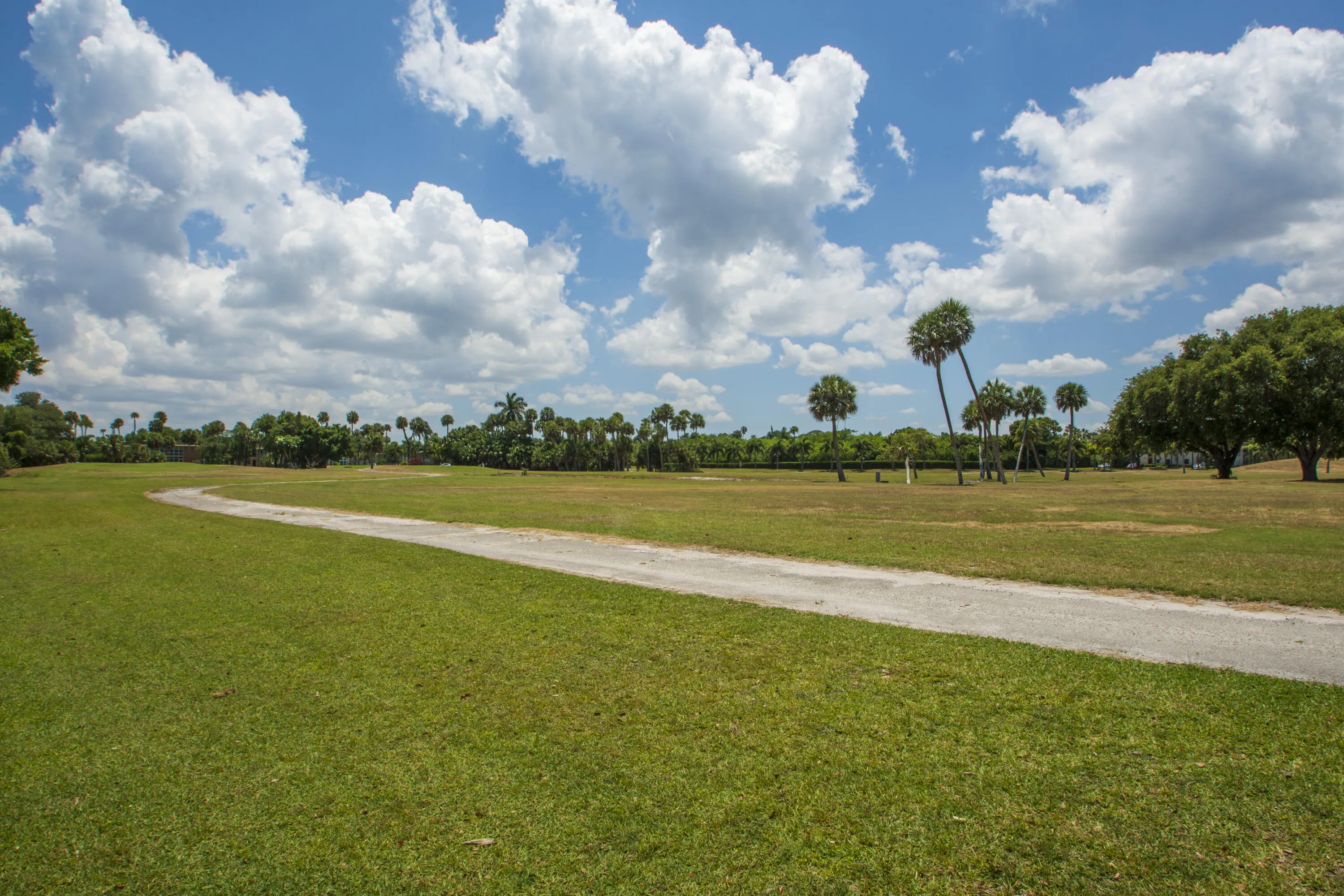 36 VISTA GARDENS Trail #202