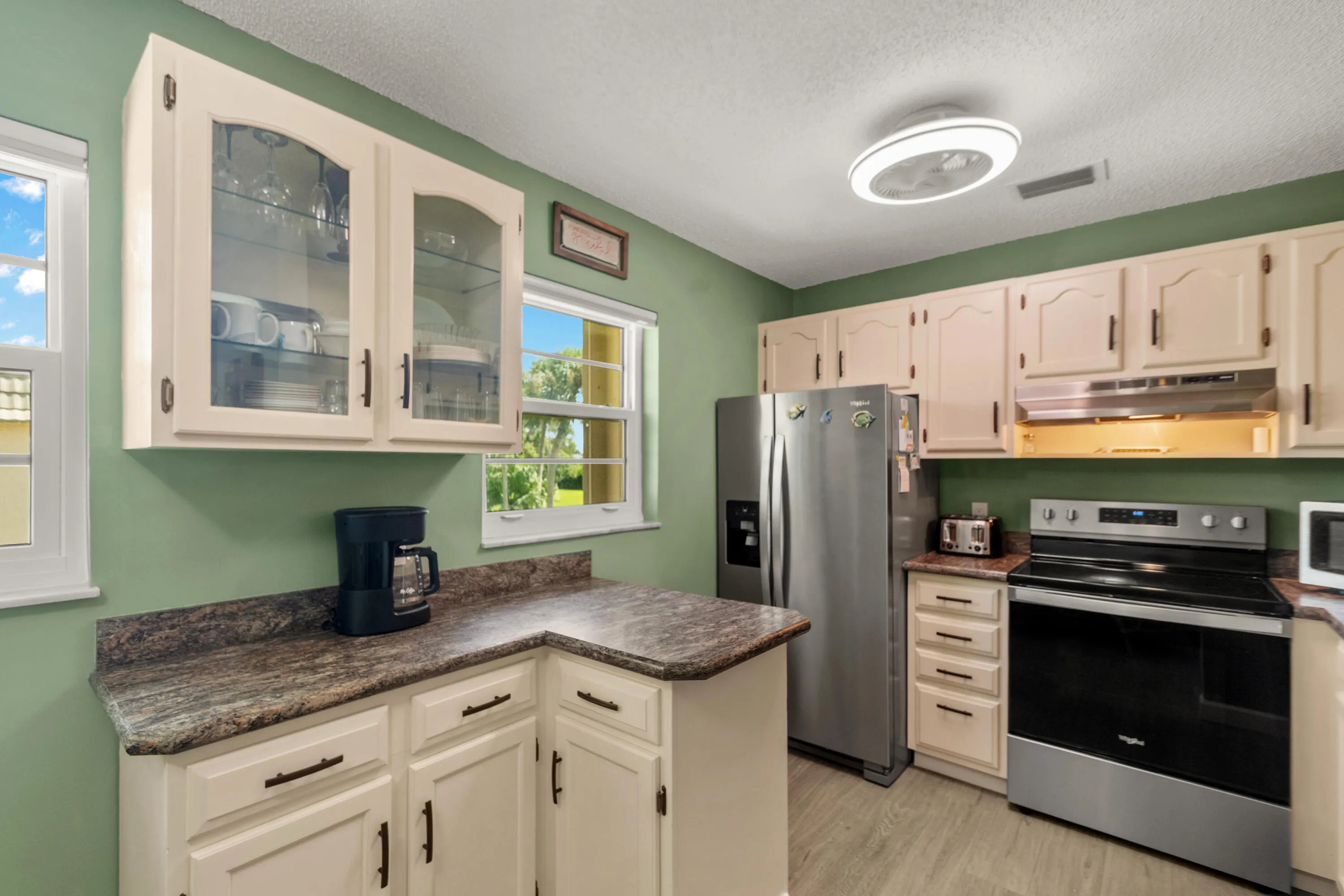 36 VISTA GARDENS Trail #202