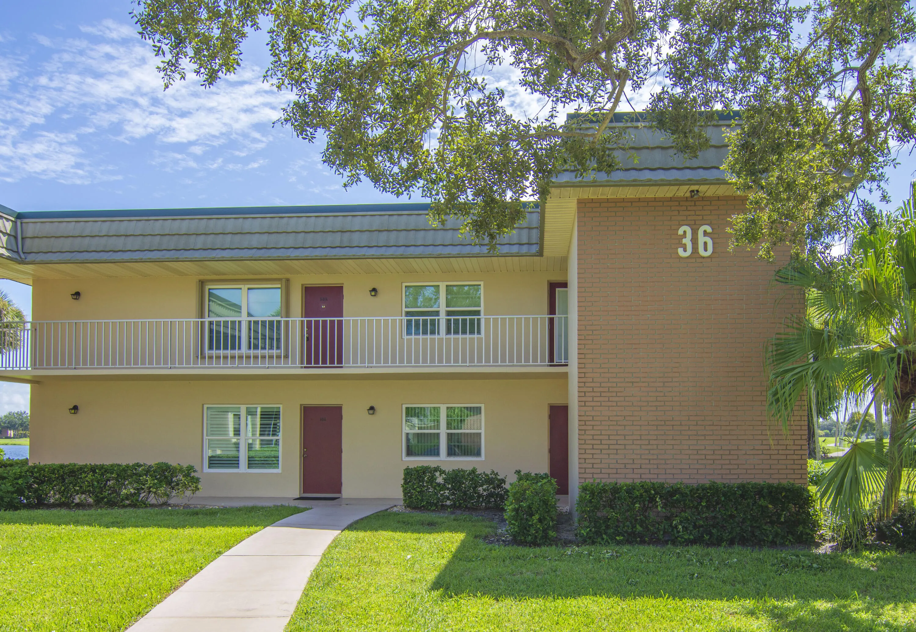 36 VISTA GARDENS Trail #202