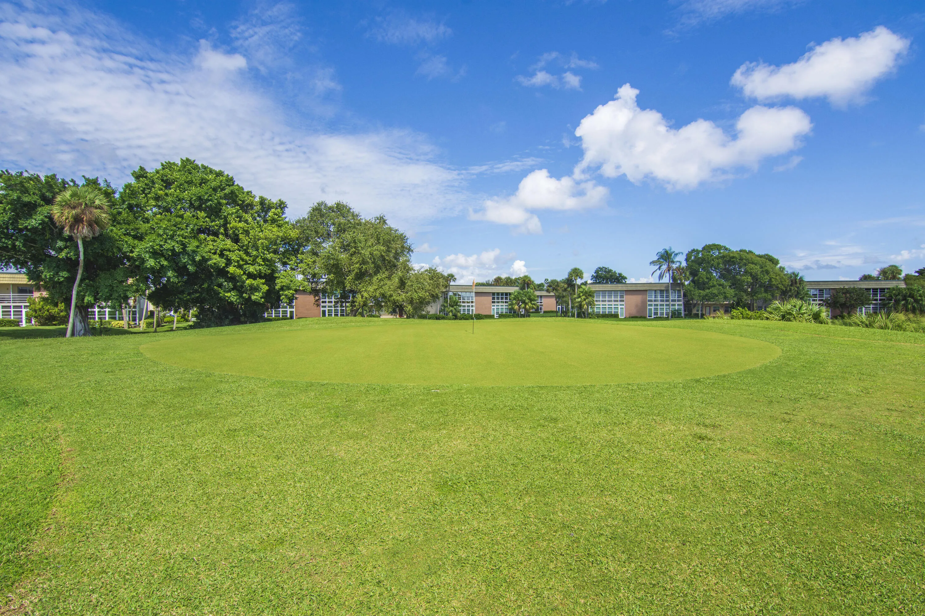 36 VISTA GARDENS Trail #202