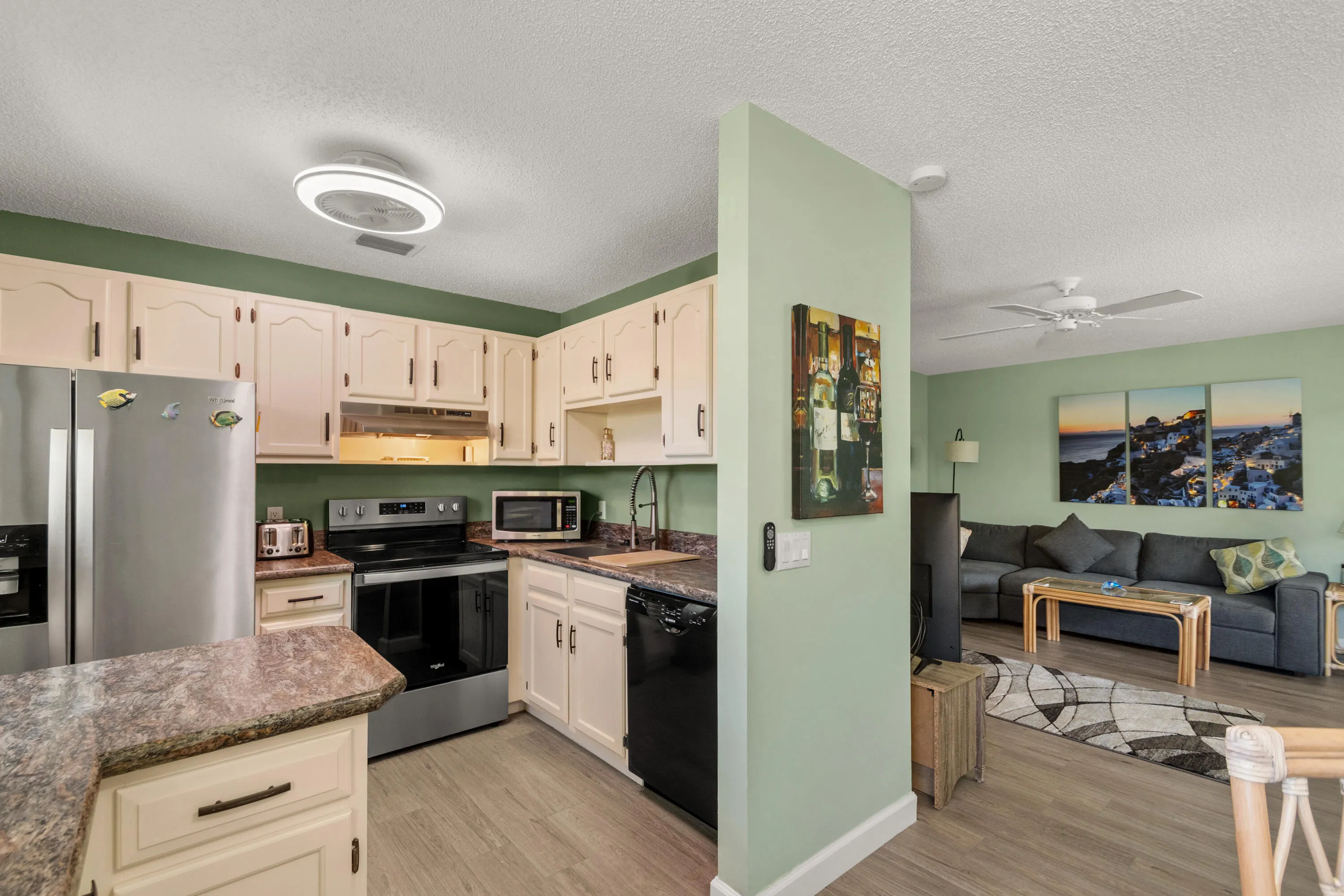 36 VISTA GARDENS Trail #202