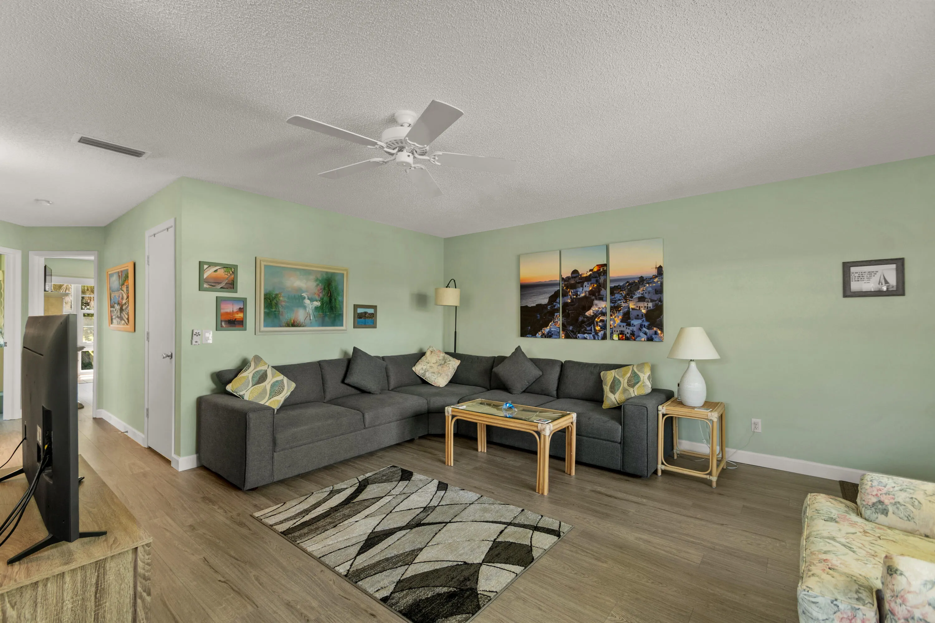 36 VISTA GARDENS Trail #202
