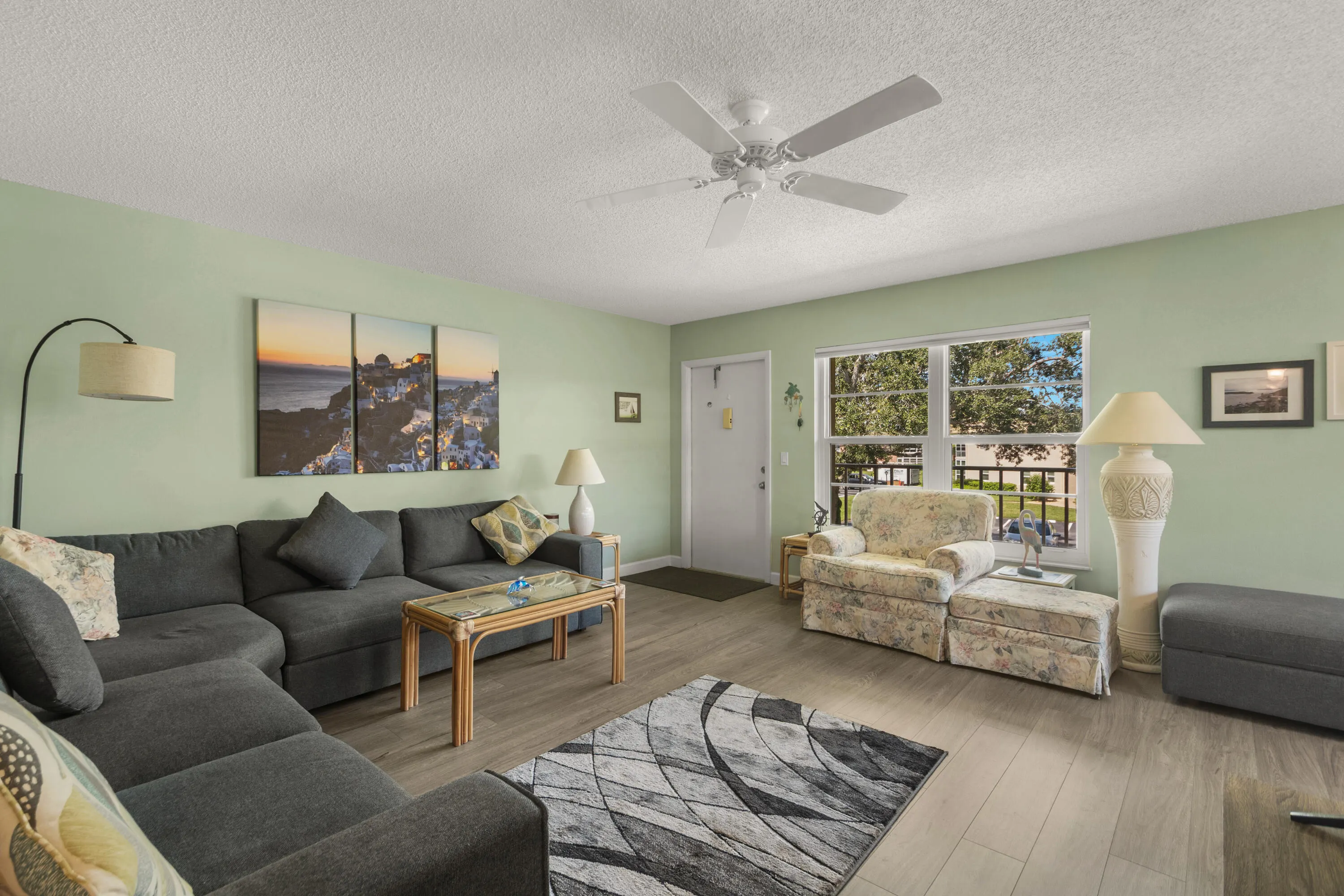 36 VISTA GARDENS Trail #202