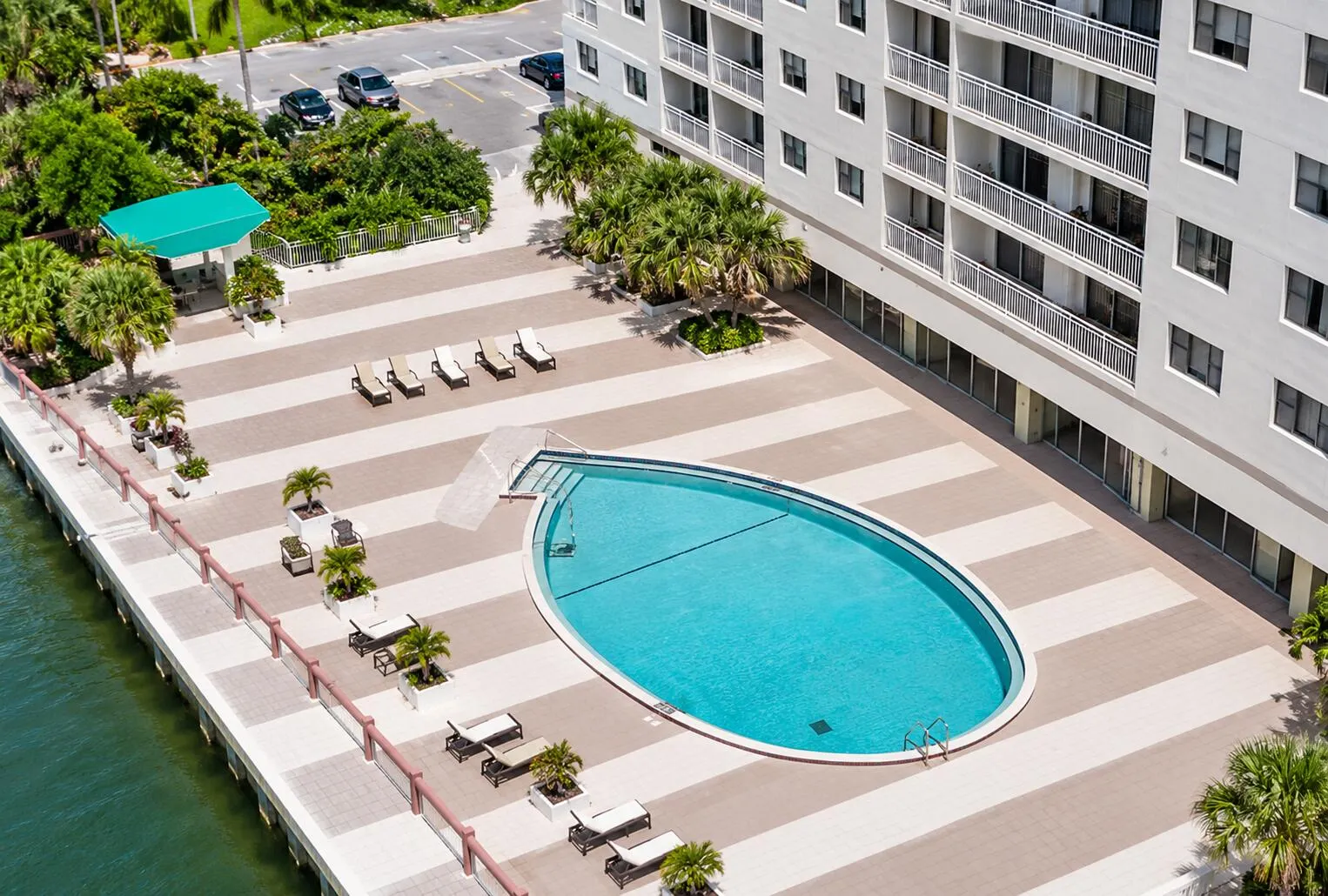 400 Kings Point Drive #1030