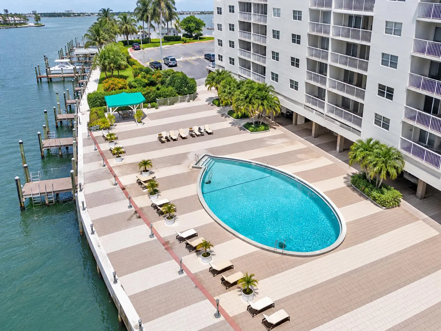 400 Kings Point Drive #1030