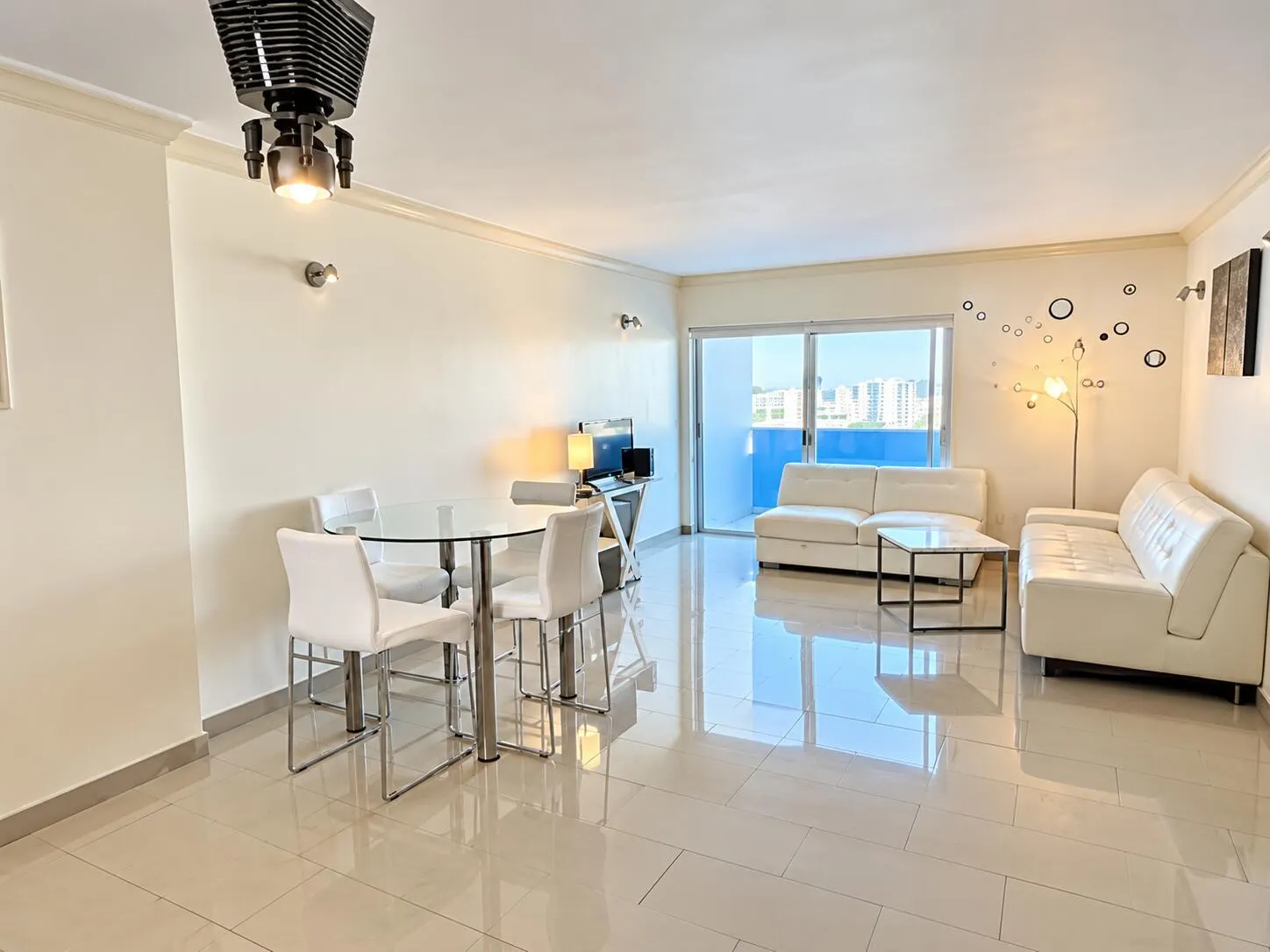 400 Kings Point Drive #1030
