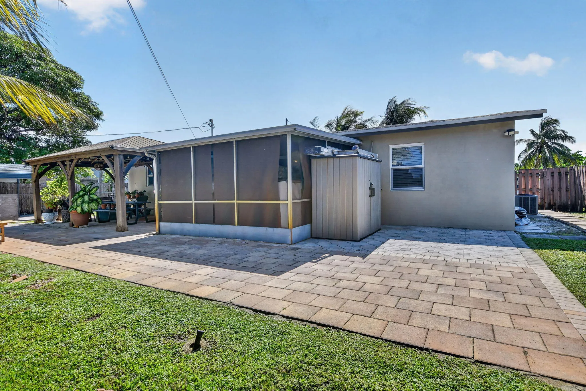 103 SW 14th Street