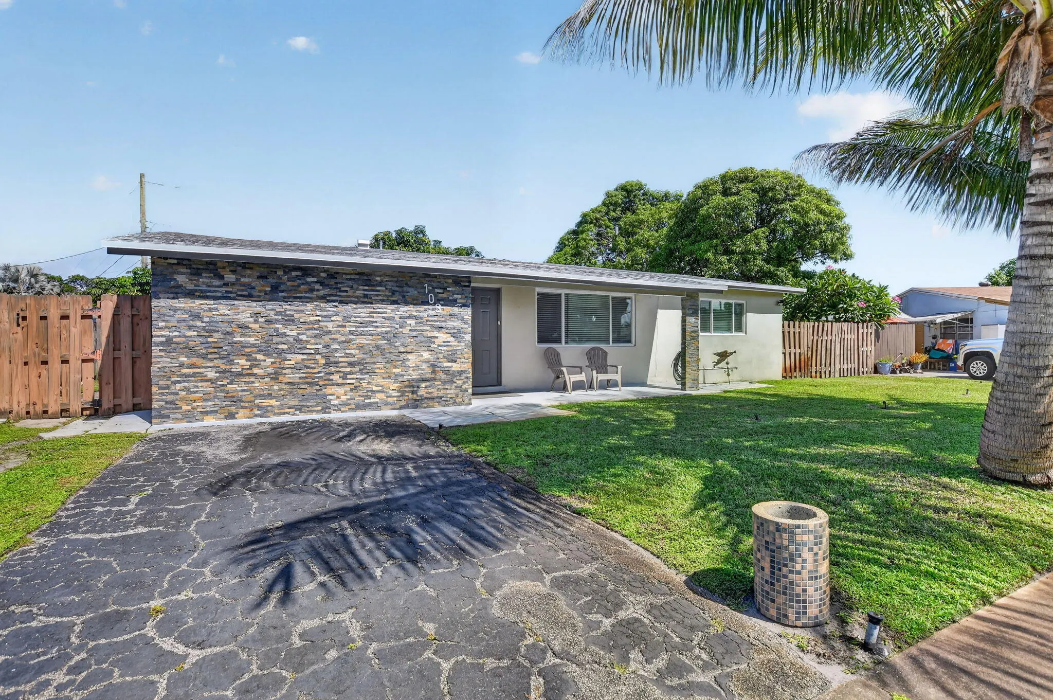 103 SW 14th Street