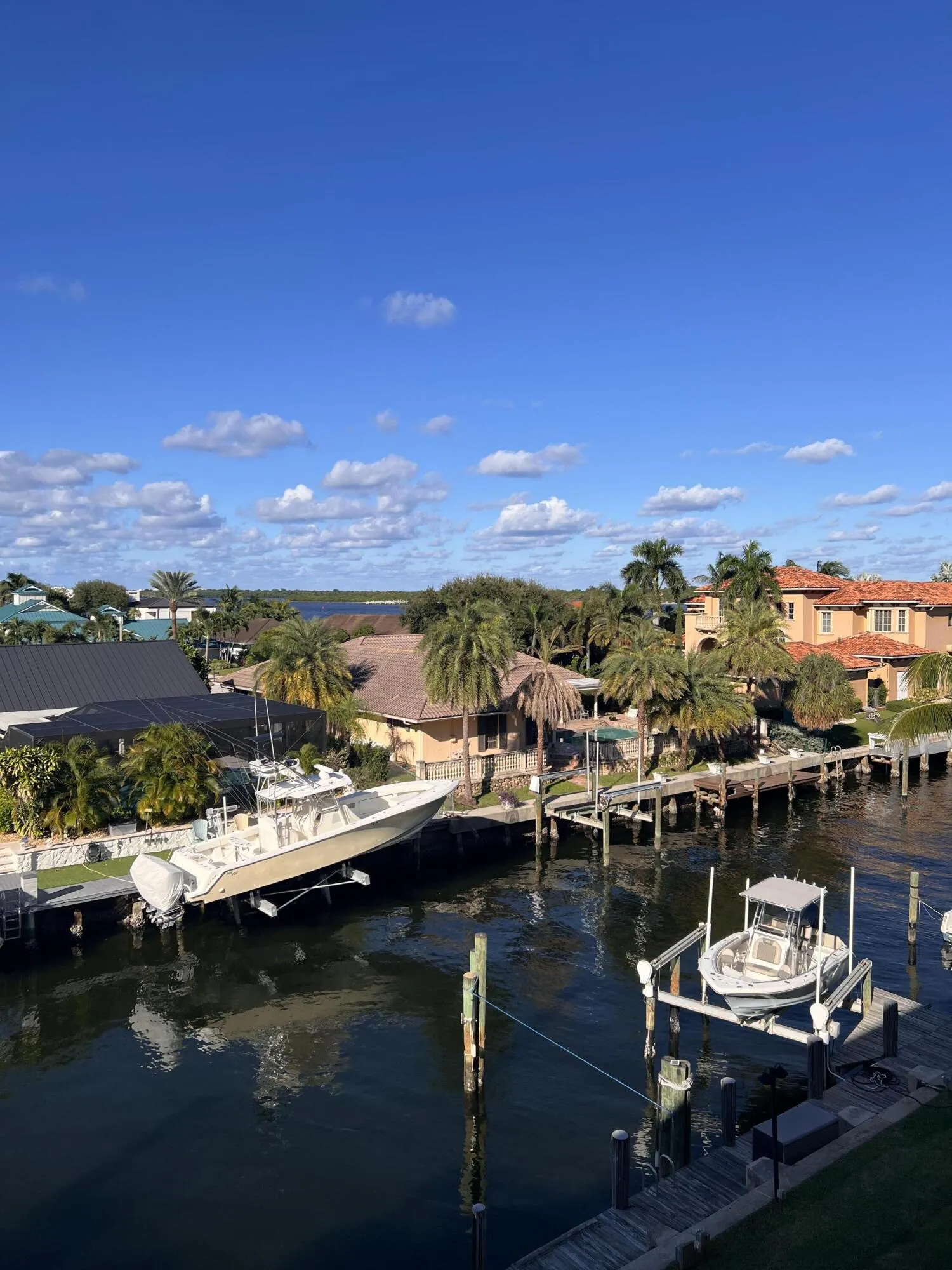 109 PARADISE HARBOUR Boulevard #412
