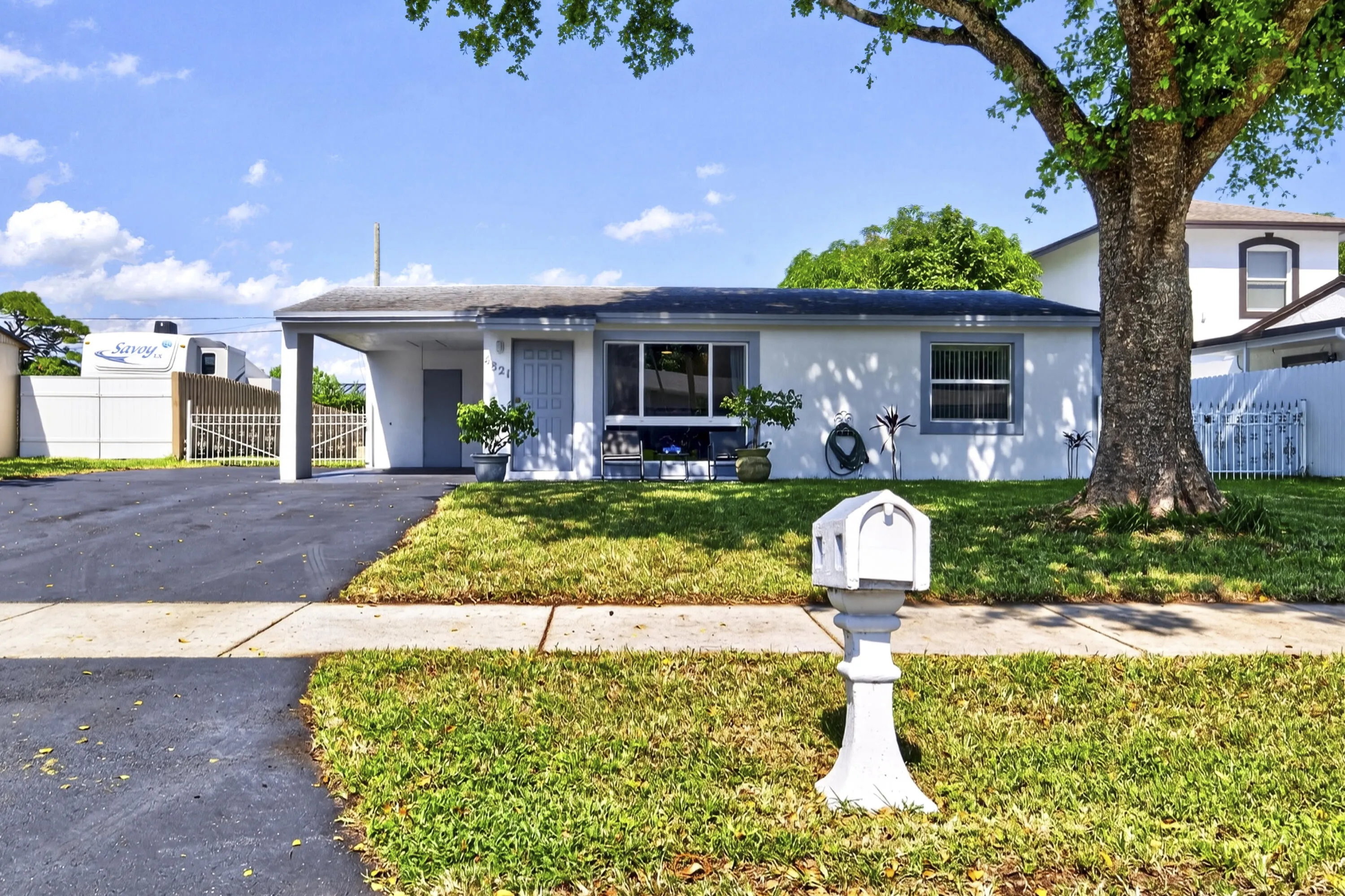 4821 SW 18TH Street