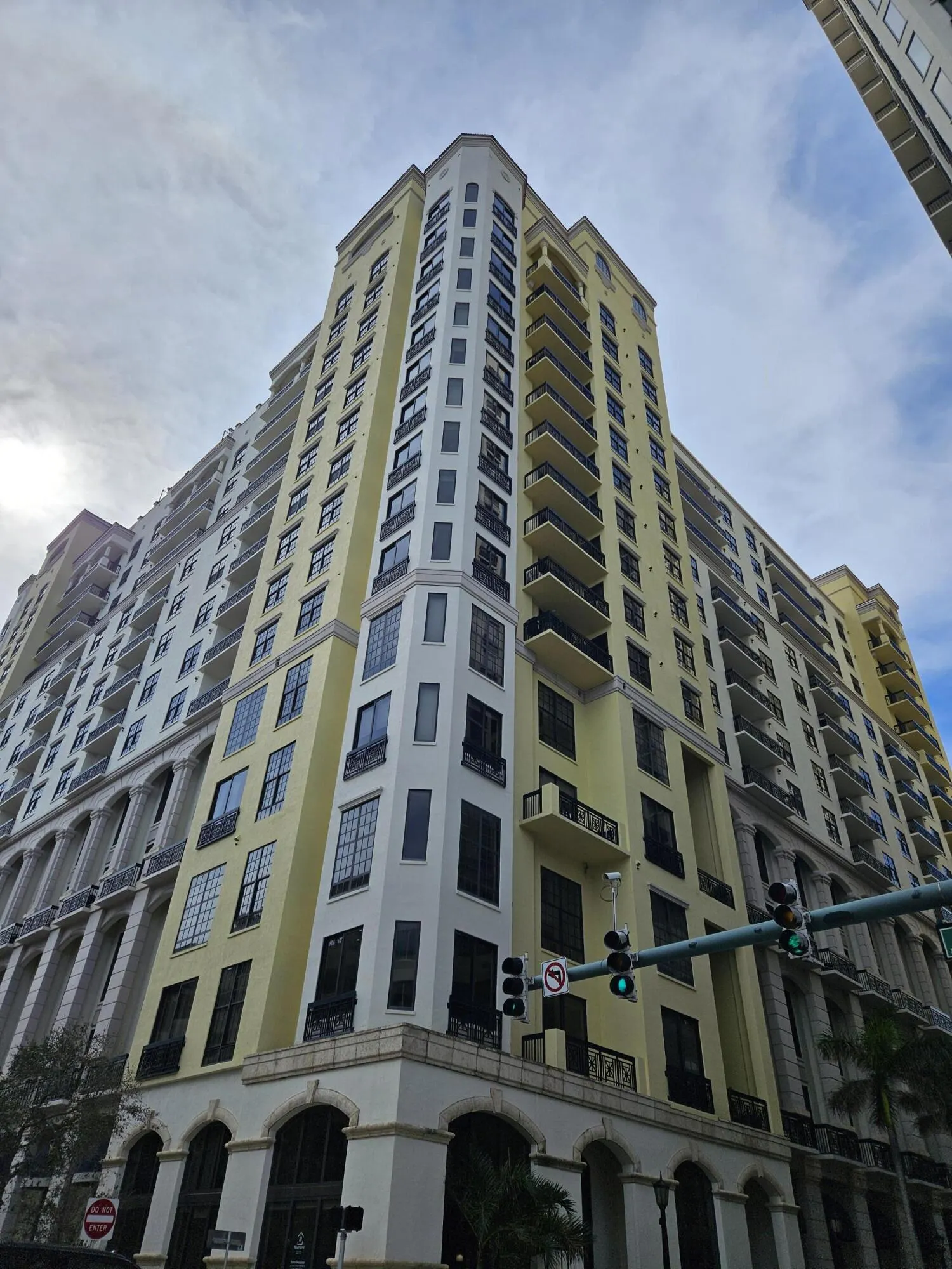 801 S Olive Avenue #1506