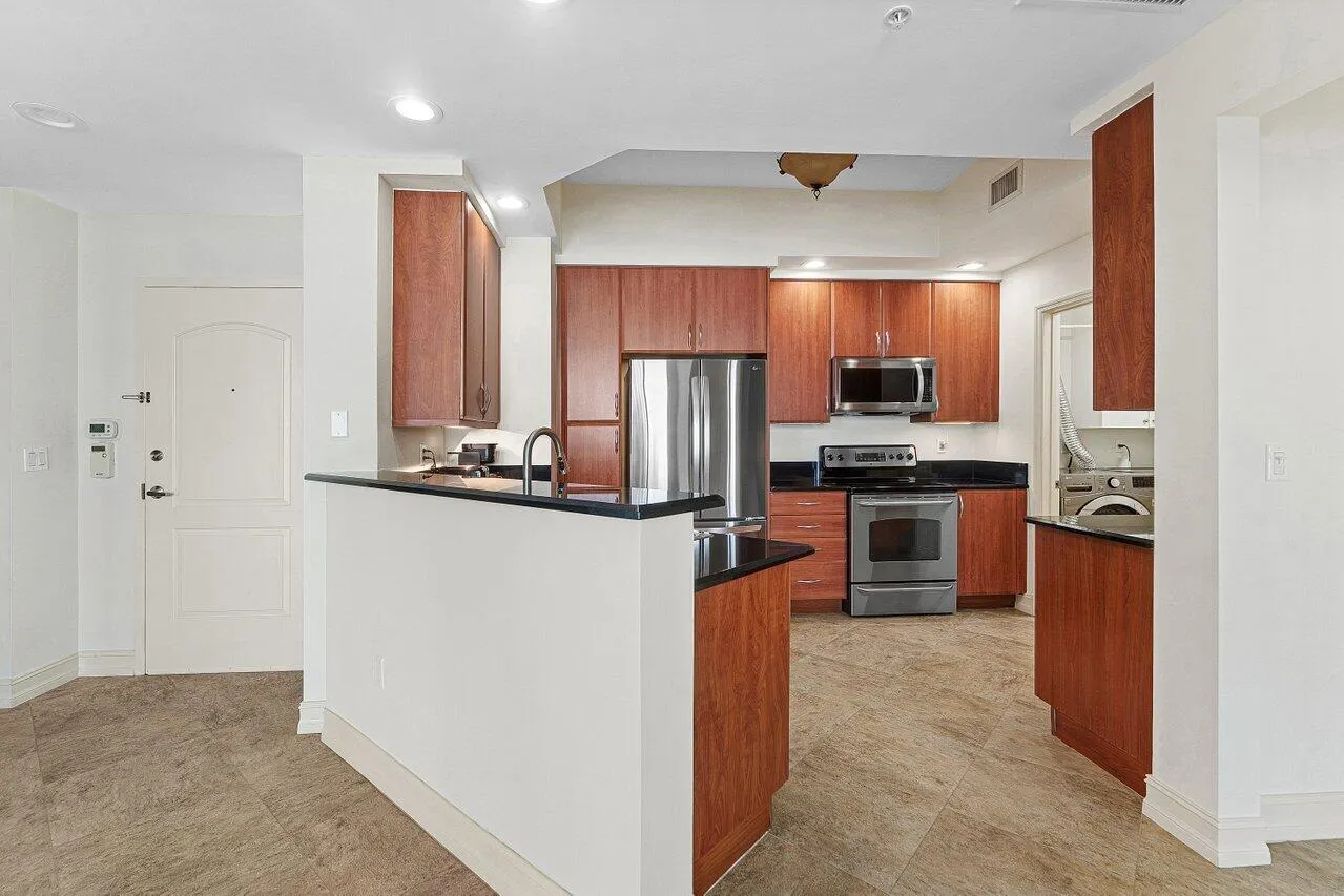 801 S Olive Avenue #1506