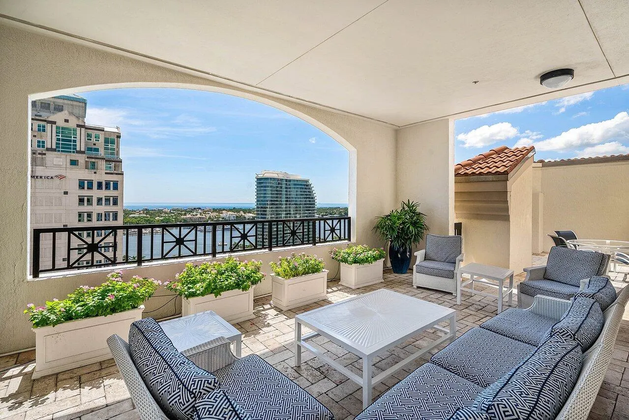 801 S Olive Avenue #1506