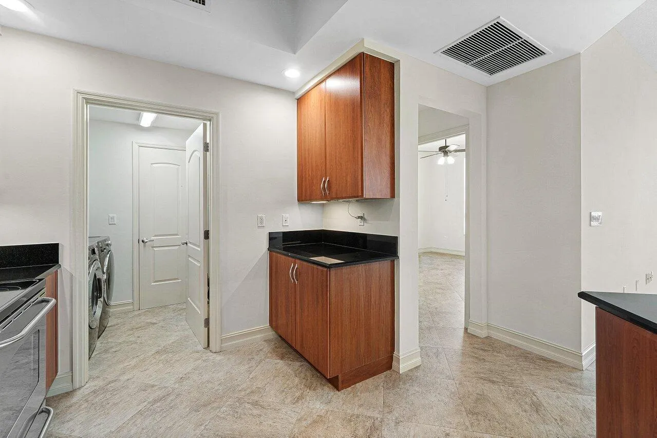 801 S Olive Avenue #1506
