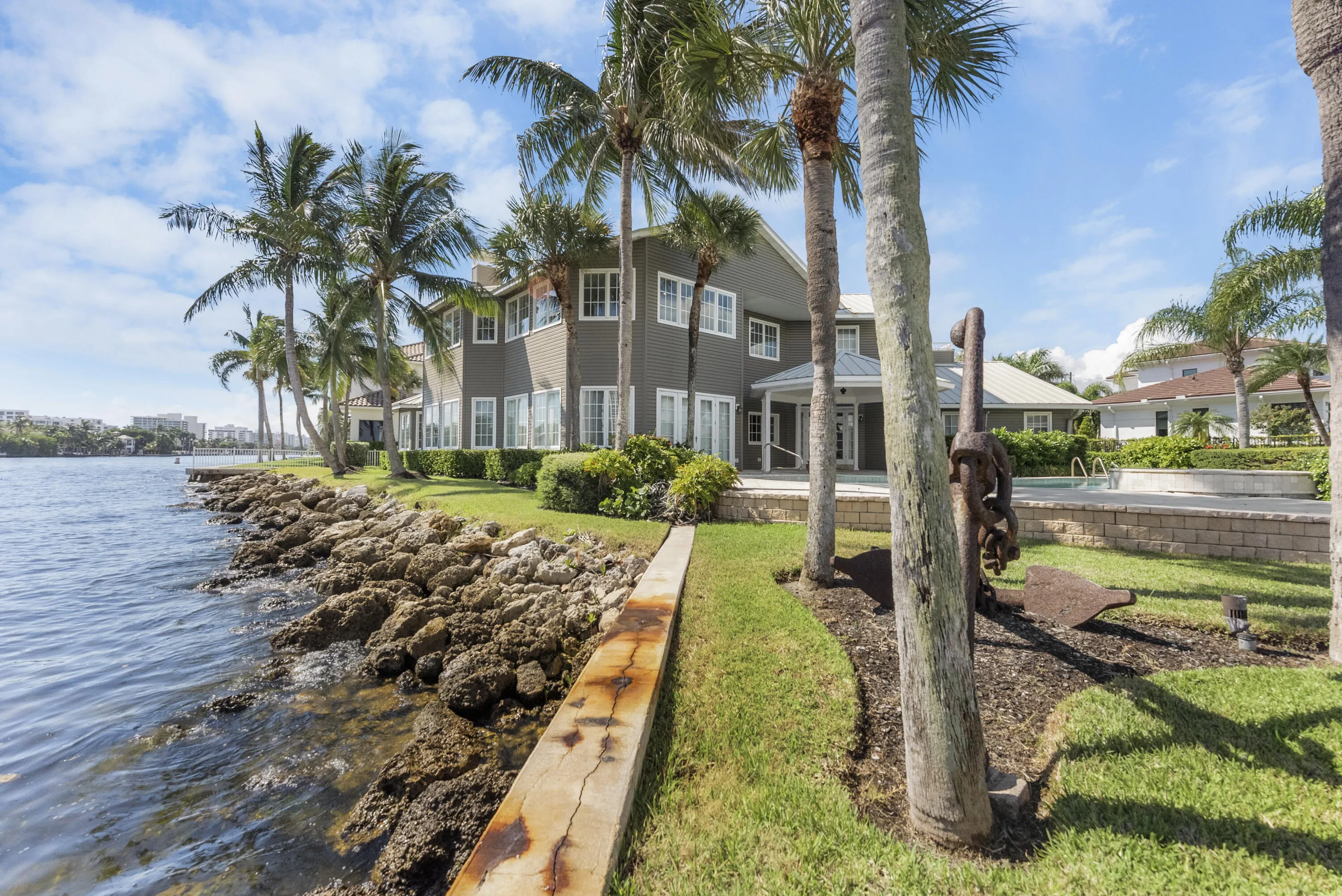 975 DOGWOOD Drive