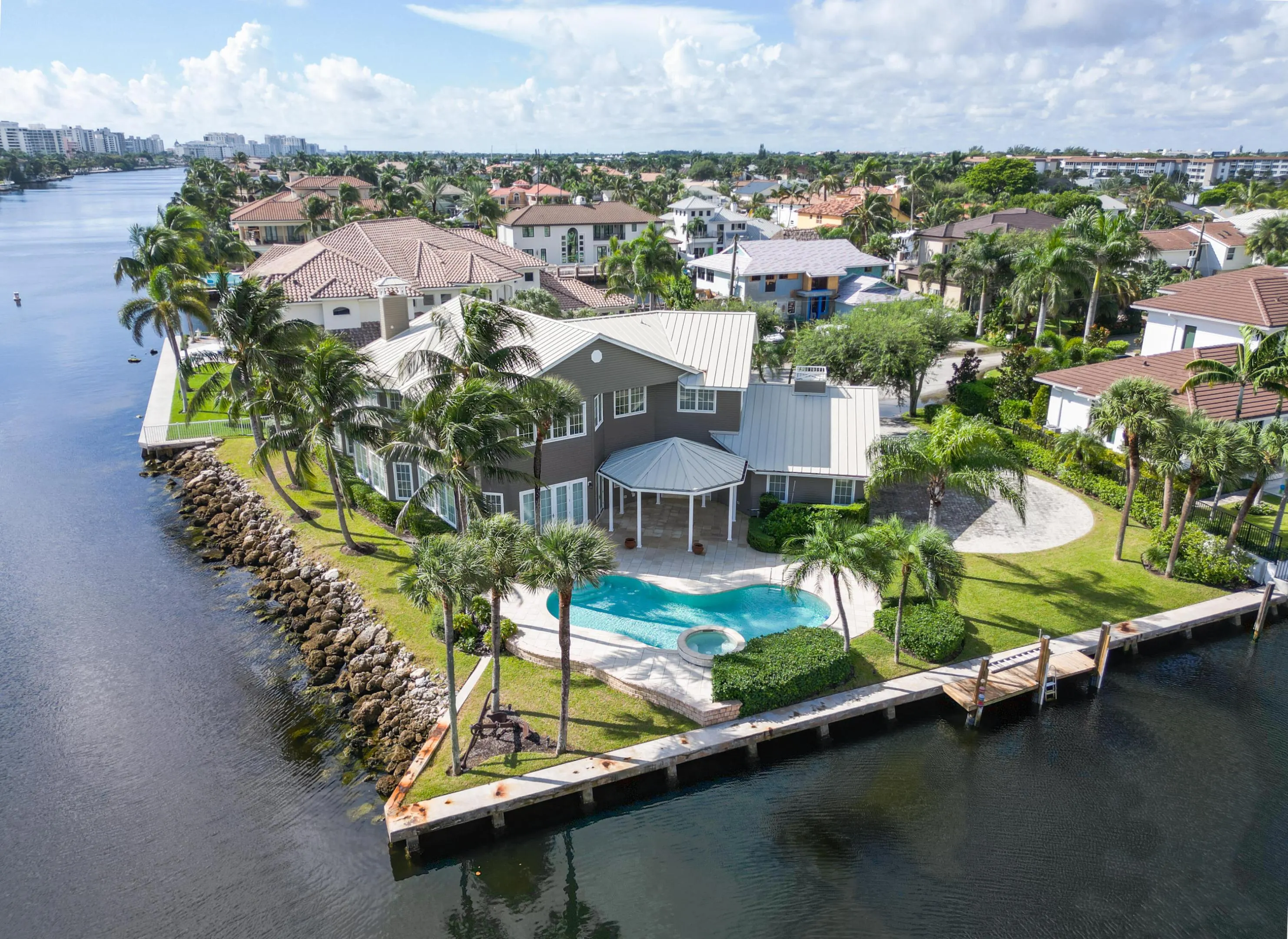 975 DOGWOOD Drive
