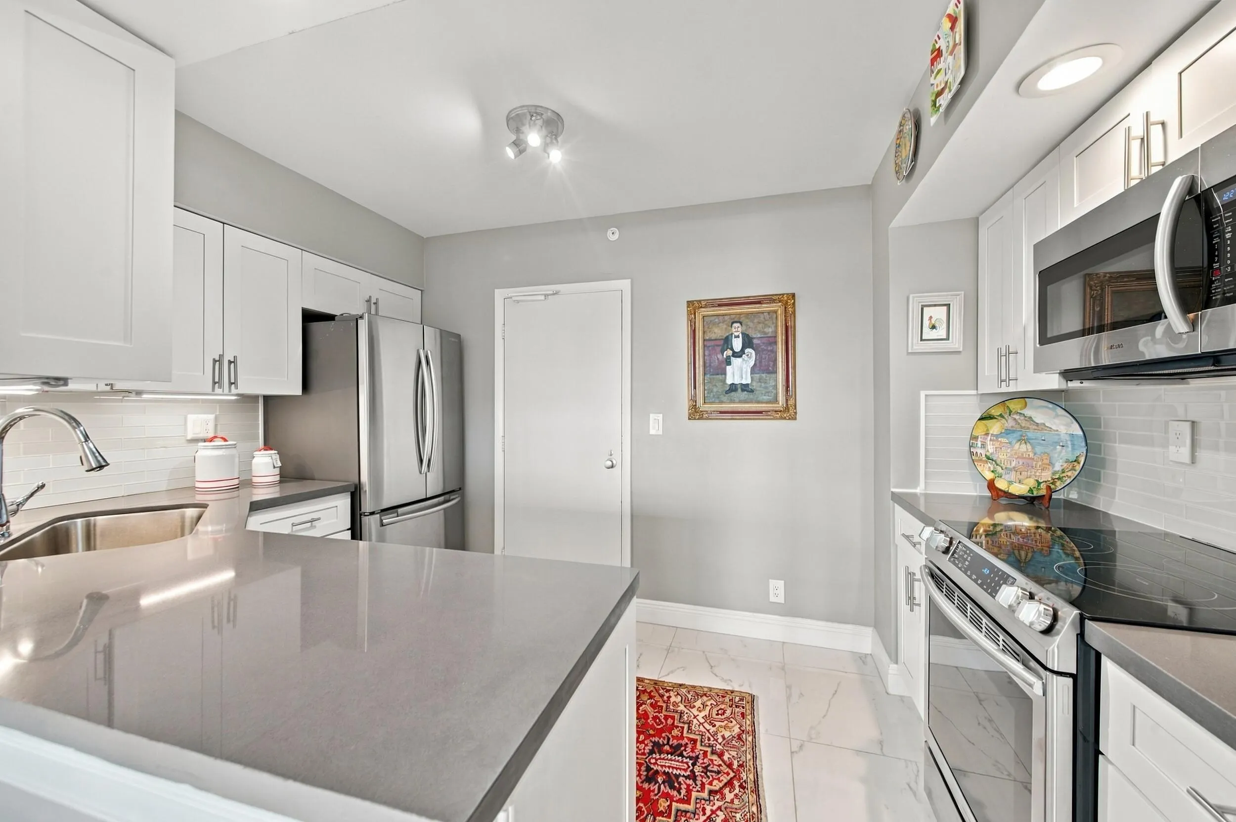 3333 NE 34th Street #1120