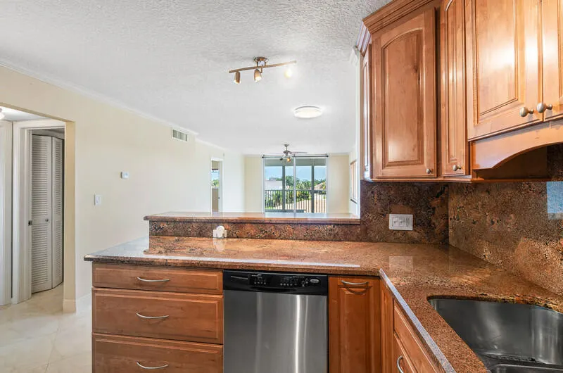 750 NE SPANISH RIVER #4100
