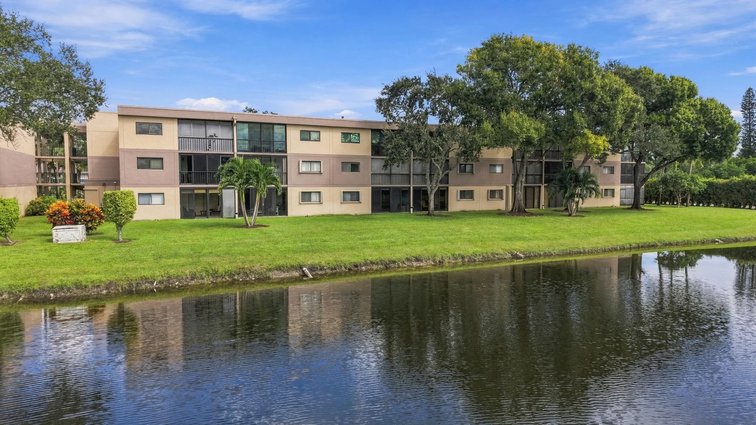 15324 LAKES OF DELRAY Boulevard #105