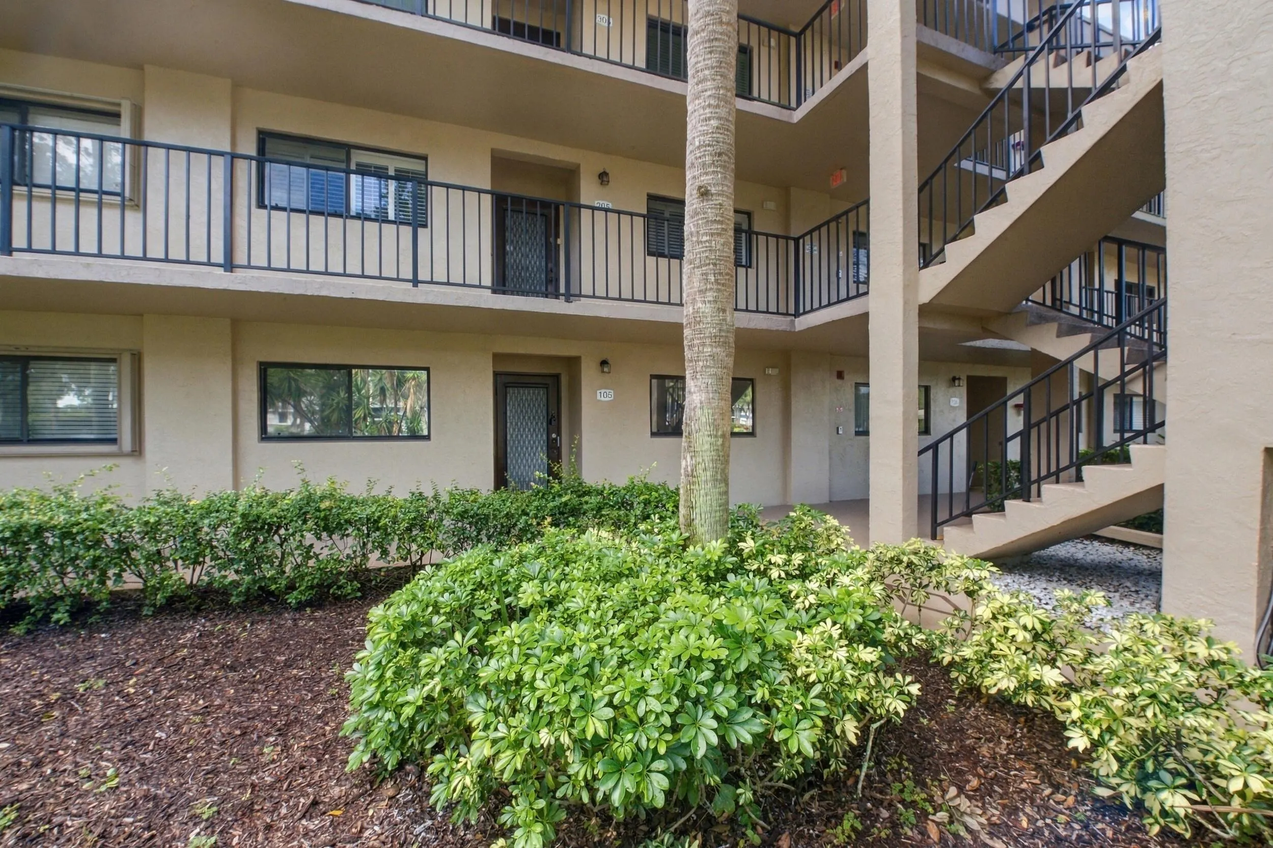 15324 LAKES OF DELRAY Boulevard #105