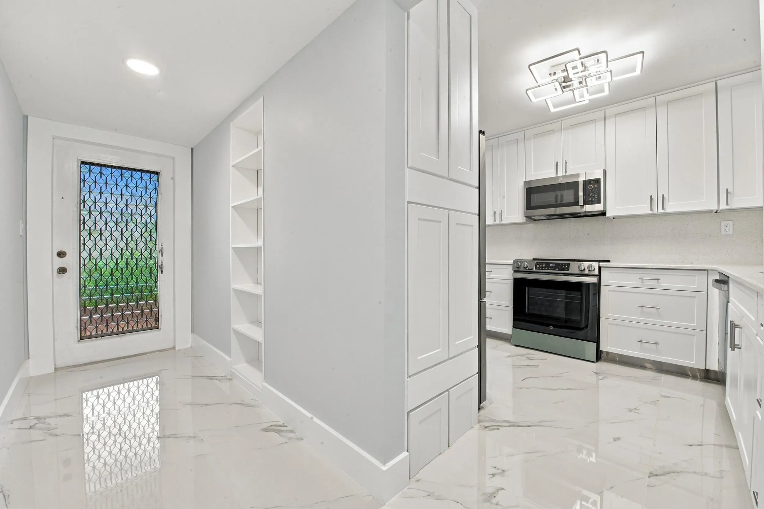 15324 LAKES OF DELRAY Boulevard #105