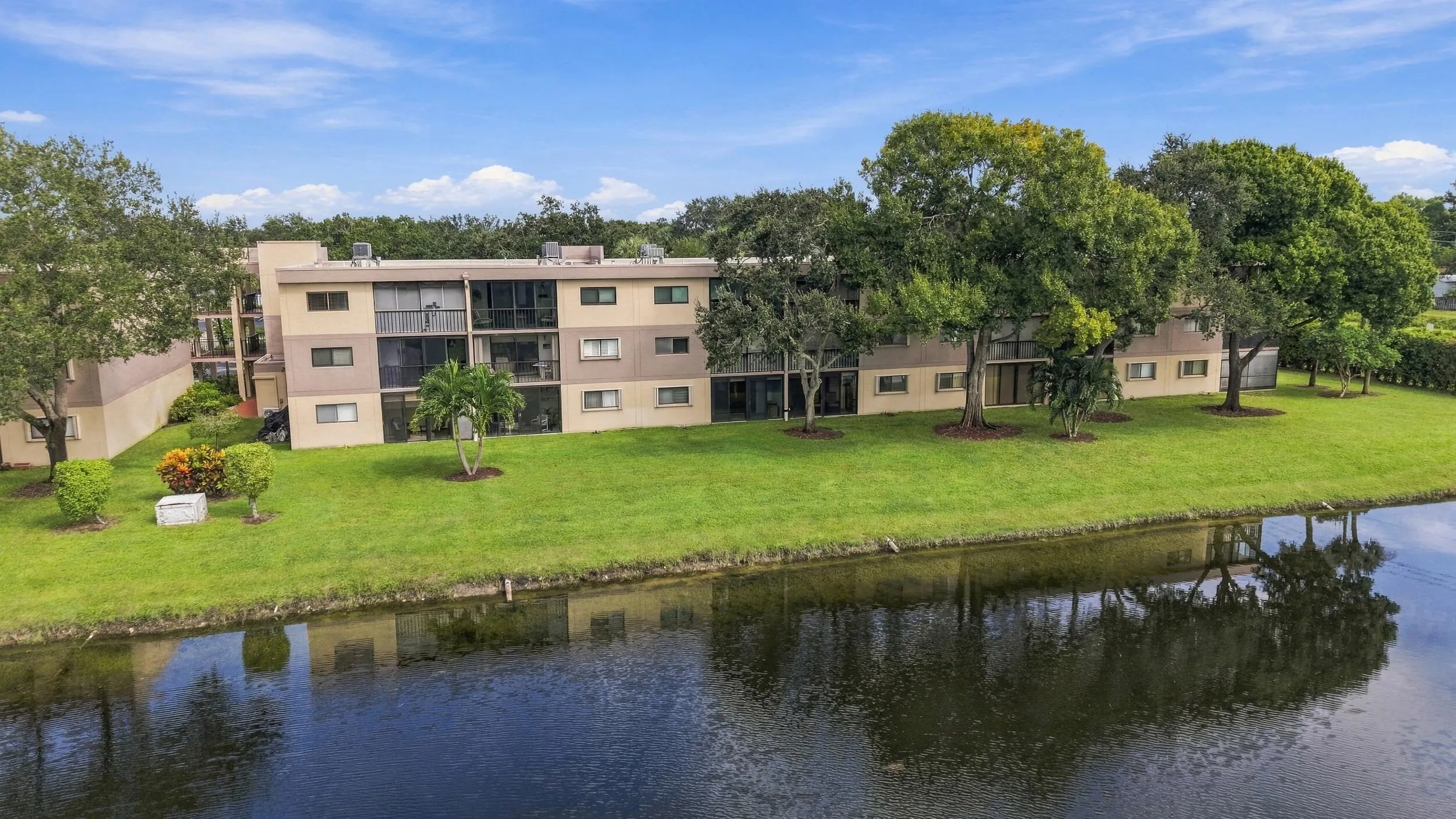 15324 LAKES OF DELRAY Boulevard #105