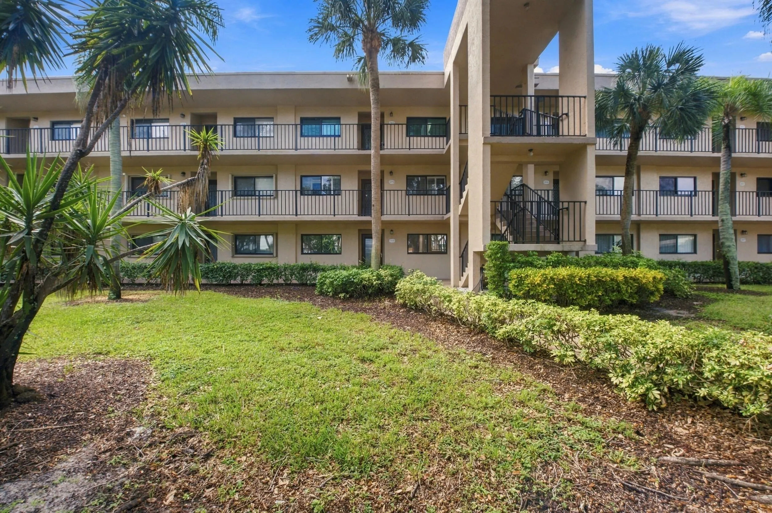 15324 LAKES OF DELRAY Boulevard #105