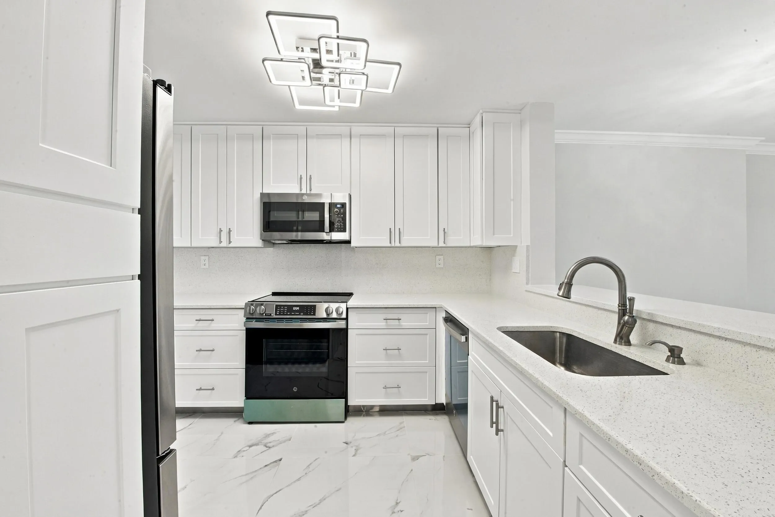 15324 LAKES OF DELRAY Boulevard #105