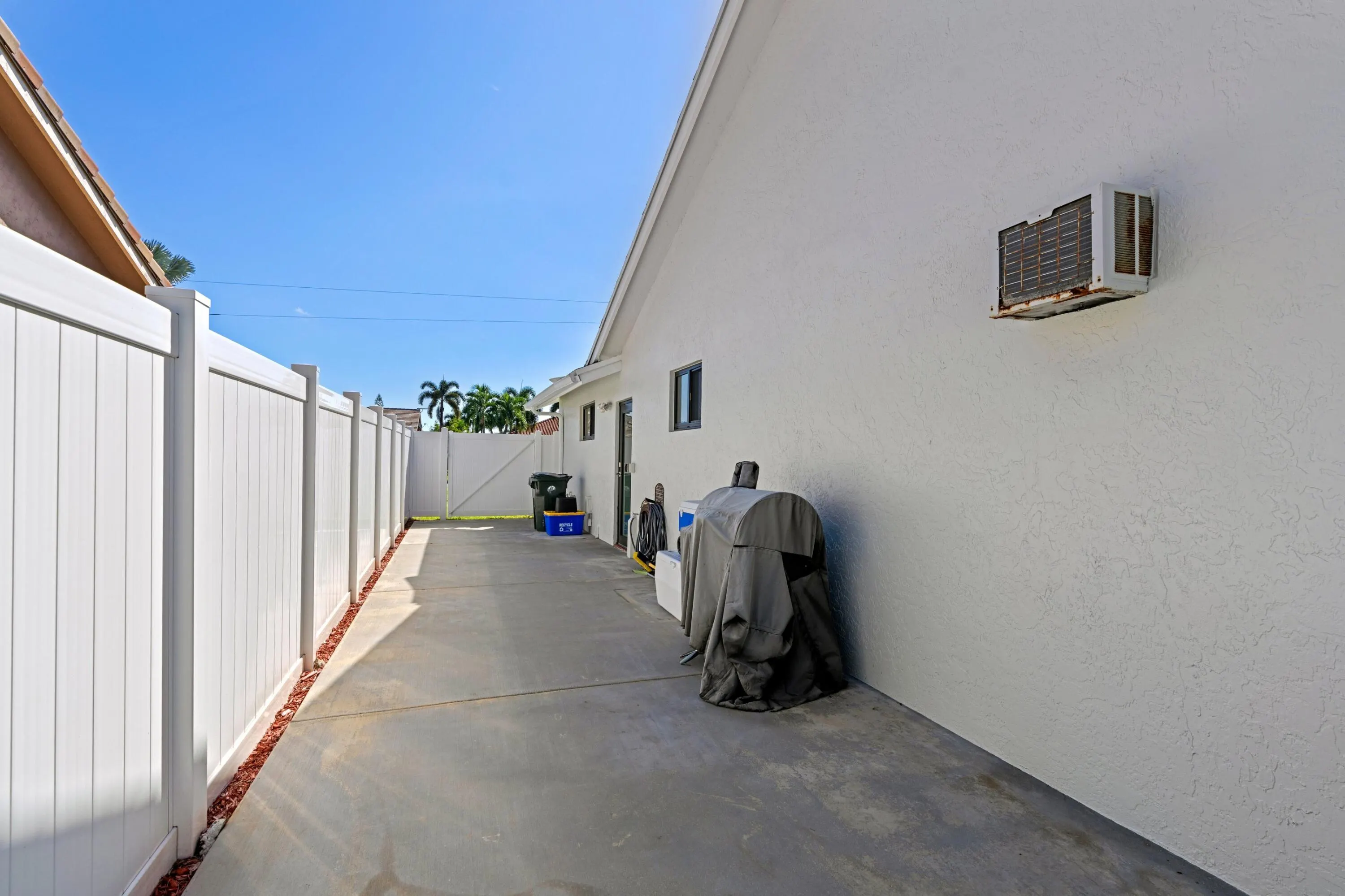 7969 W COUNTRY CLUB Boulevard